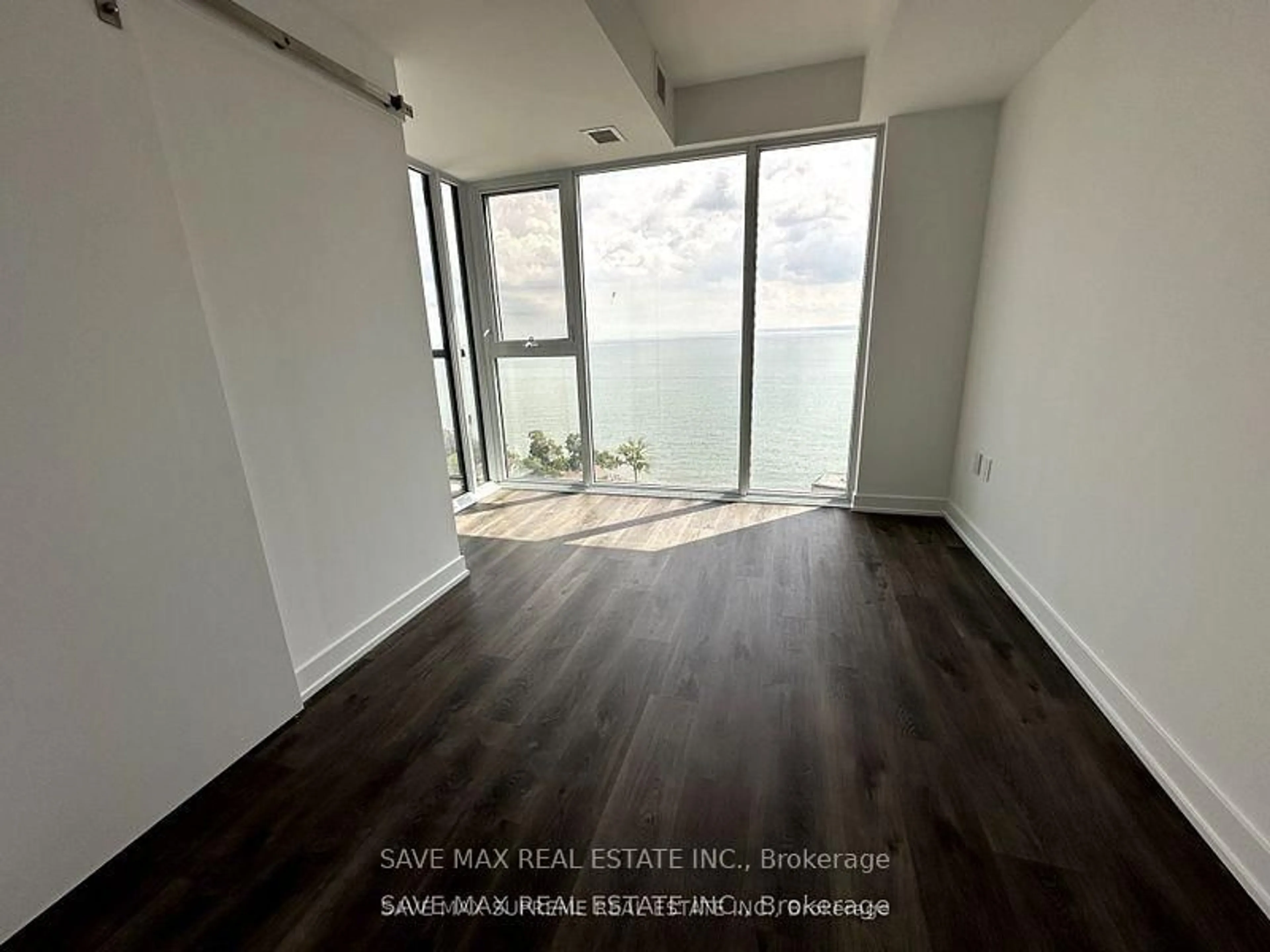 A pic of a room for 370 Martha St #1406, Burlington Ontario L7R 0G9