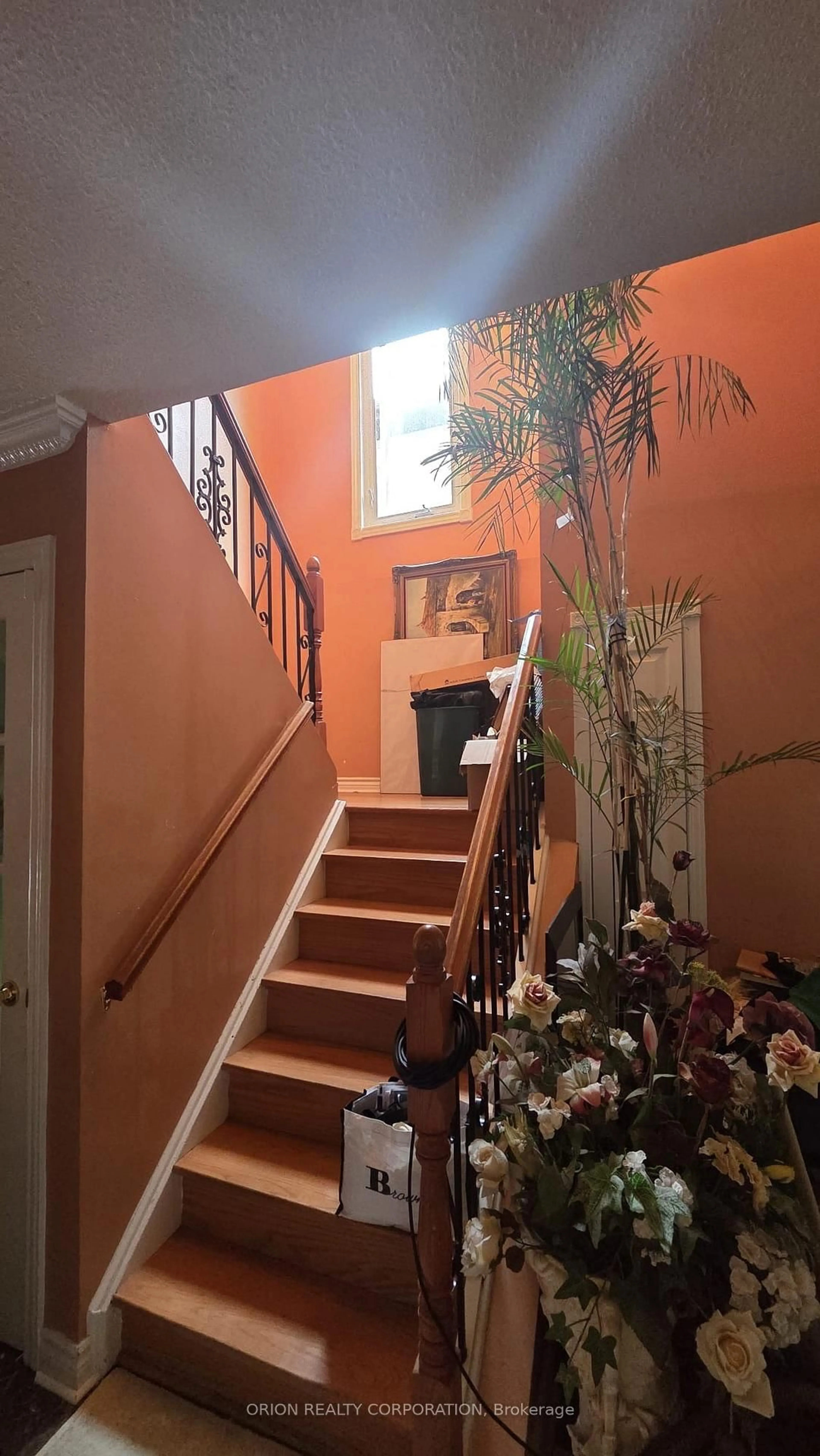 Indoor foyer for 29 Abelard Ave, Brampton Ontario L6Y 2K7