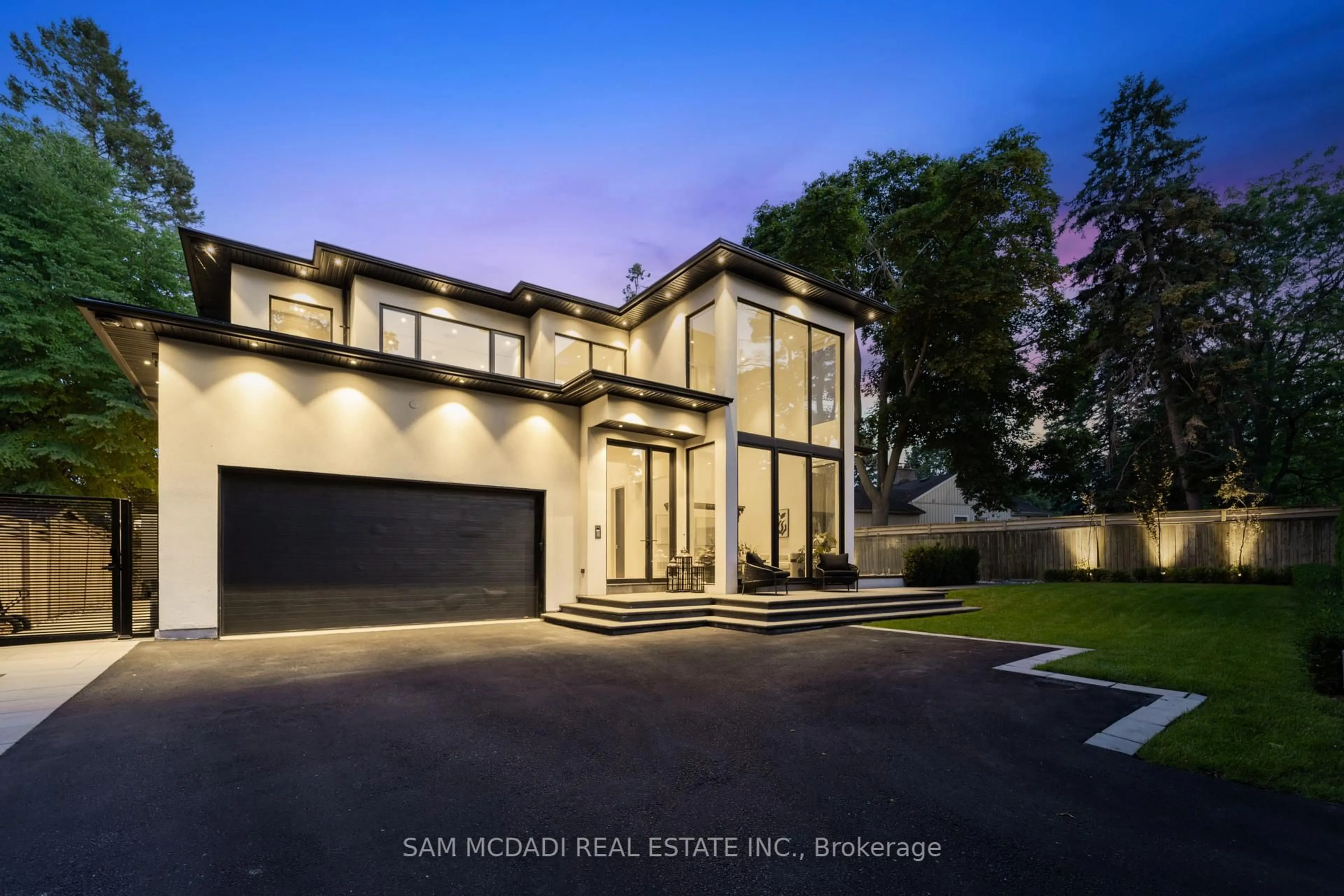 Unknown for 2488 Lakeshore Rd, Oakville Ontario L6J 6G2