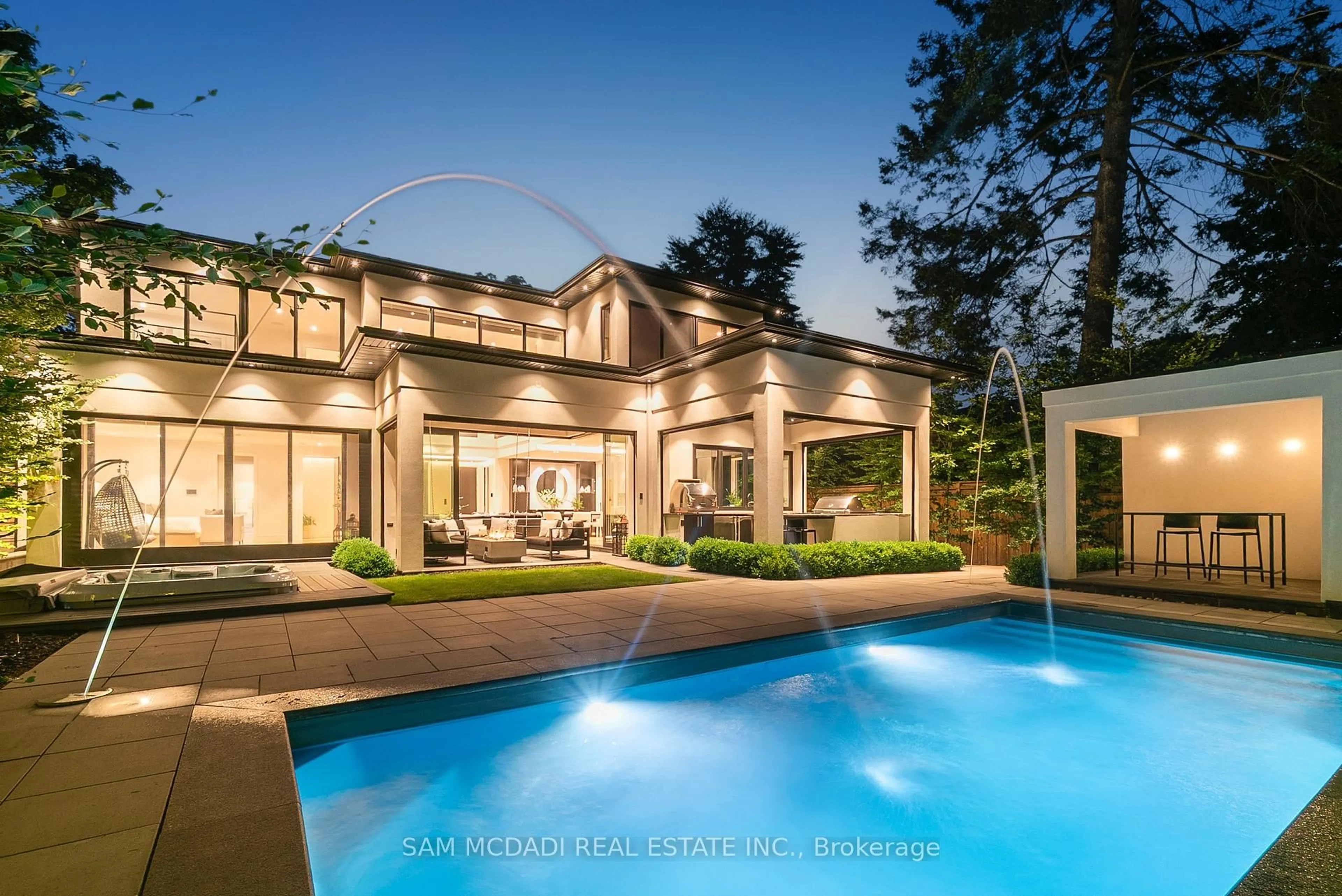 Unknown for 2488 Lakeshore Rd, Oakville Ontario L6J 6G2