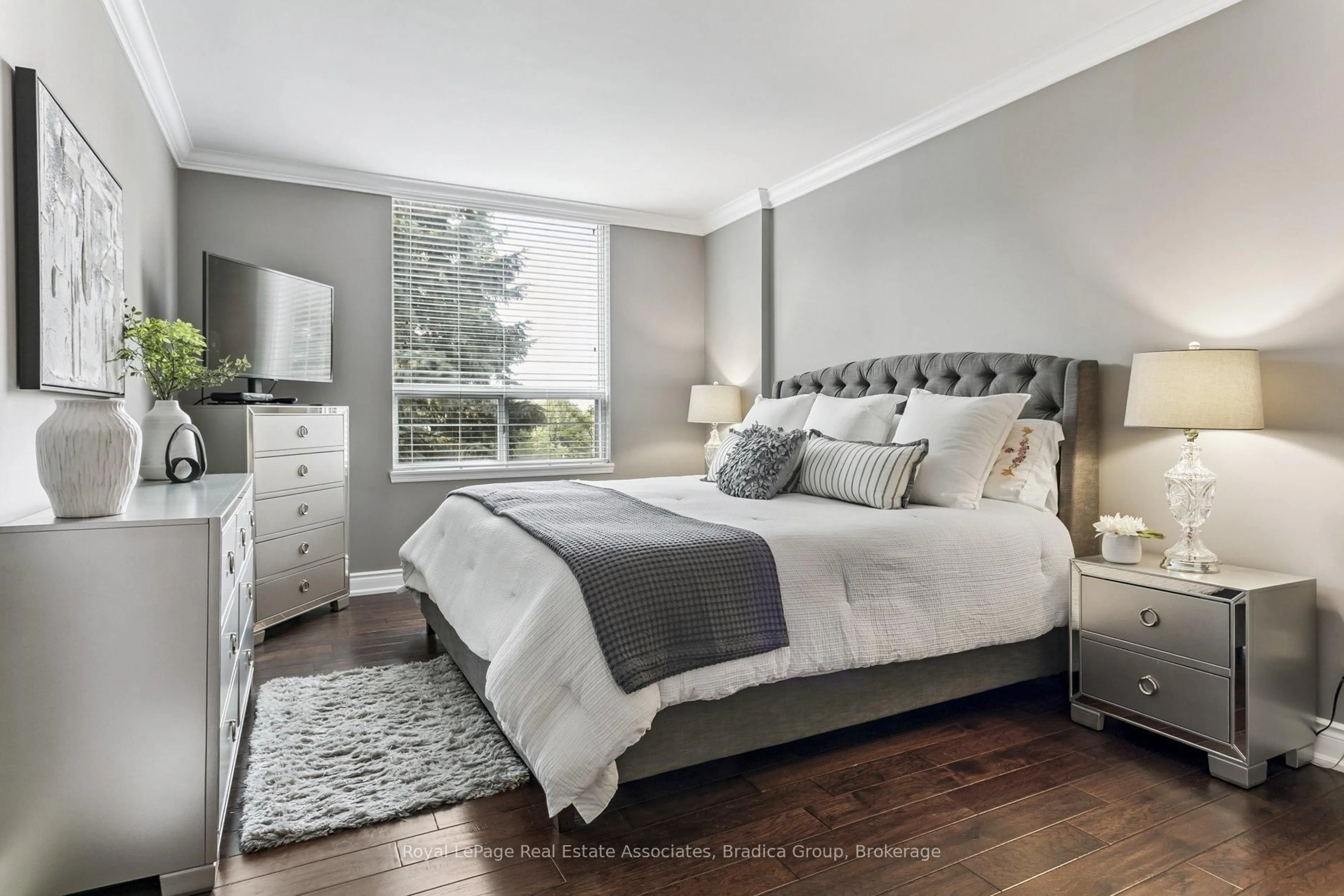 Bedroom with bed, unknown for 1905 Pilgrims Way #301, Oakville Ontario L6M 2X2