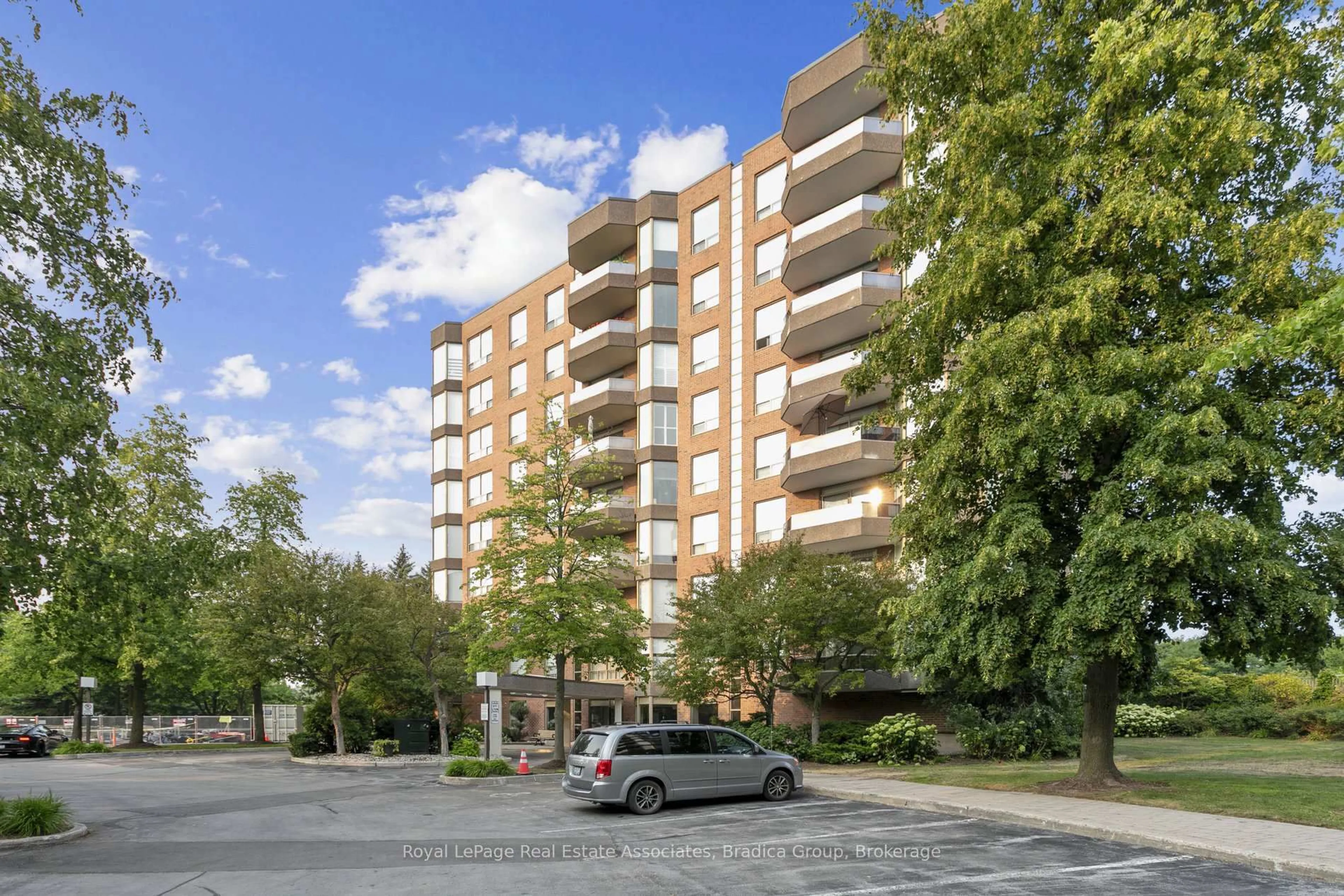 Unknown for 1905 Pilgrims Way #301, Oakville Ontario L6M 2X2