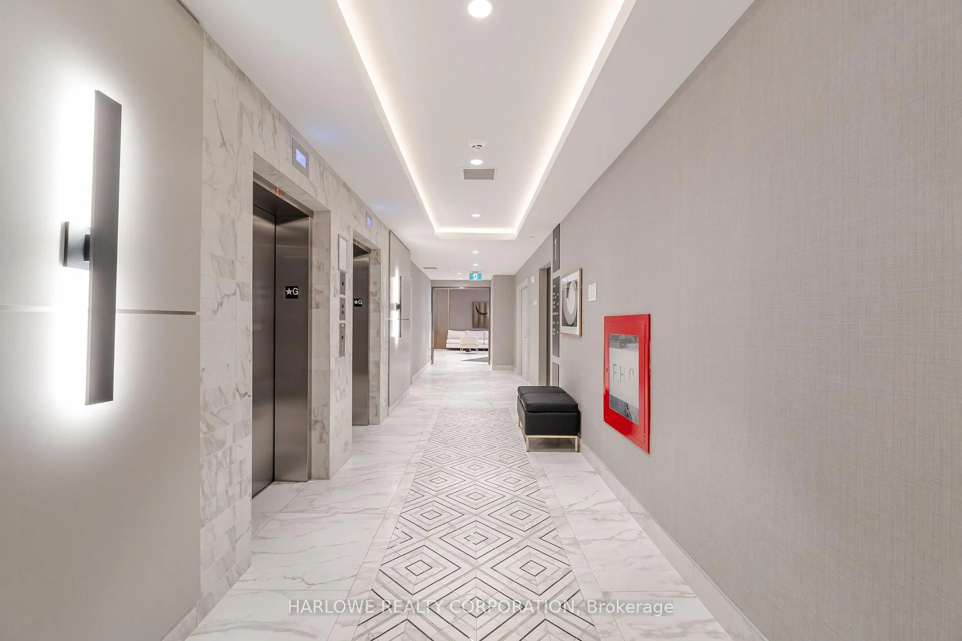 Indoor foyer for 490 Gordon Krantz Ave #617, Milton Ontario L9E 1Z4