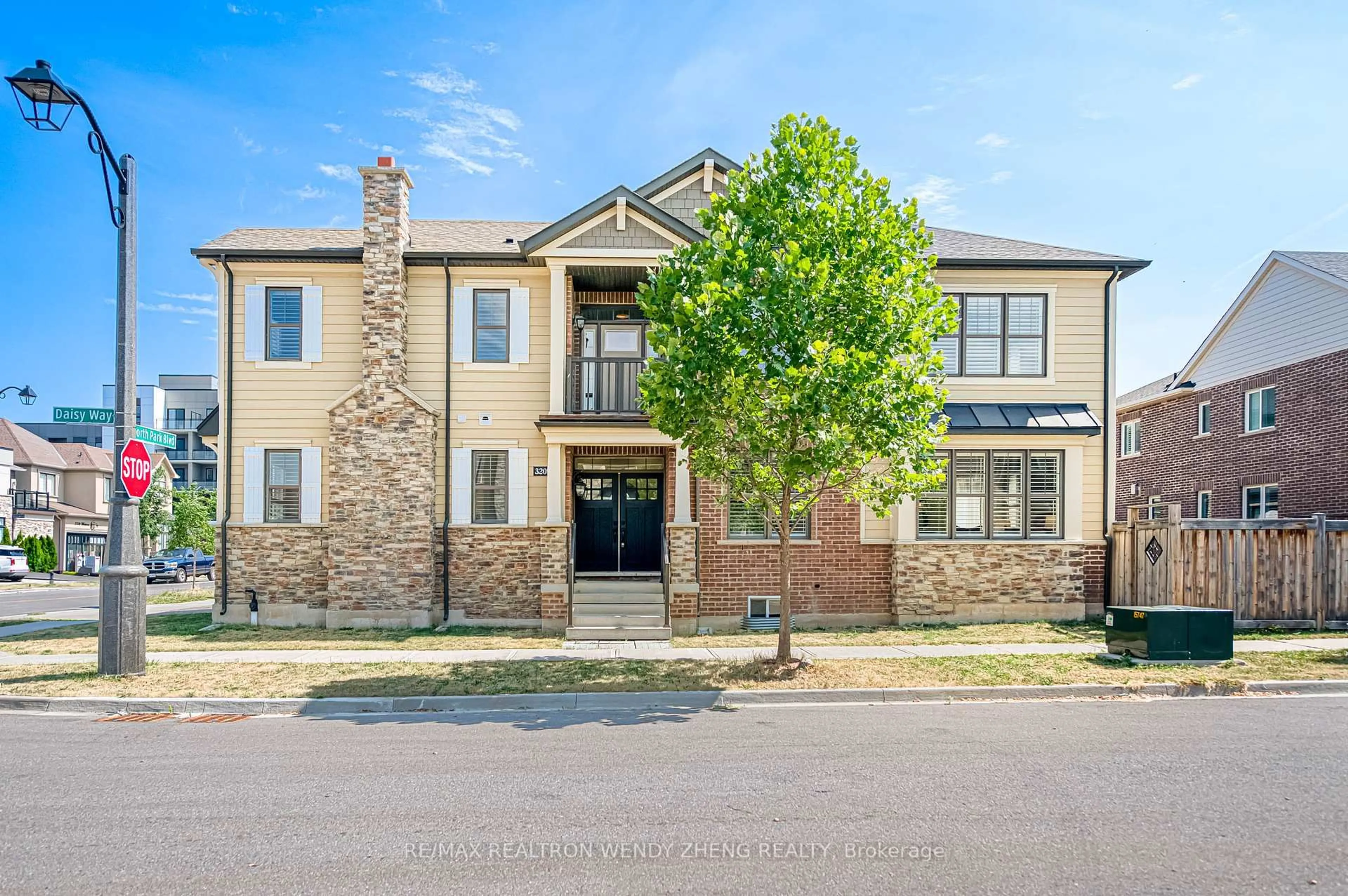 Home with brick exterior material, unknown for 3209 Daisy Way, Oakville Ontario L6M 1L4
