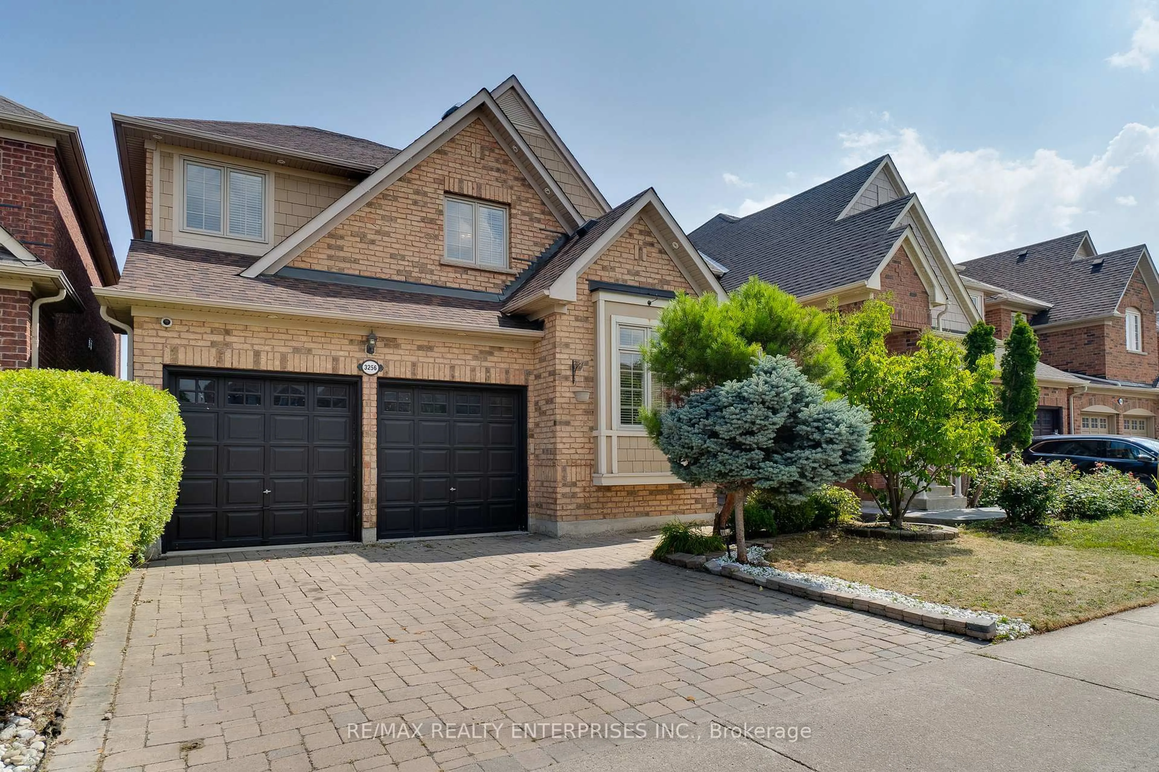 Home with brick exterior material, street for 3256 Escada Dr, Mississauga Ontario L5M 7V5