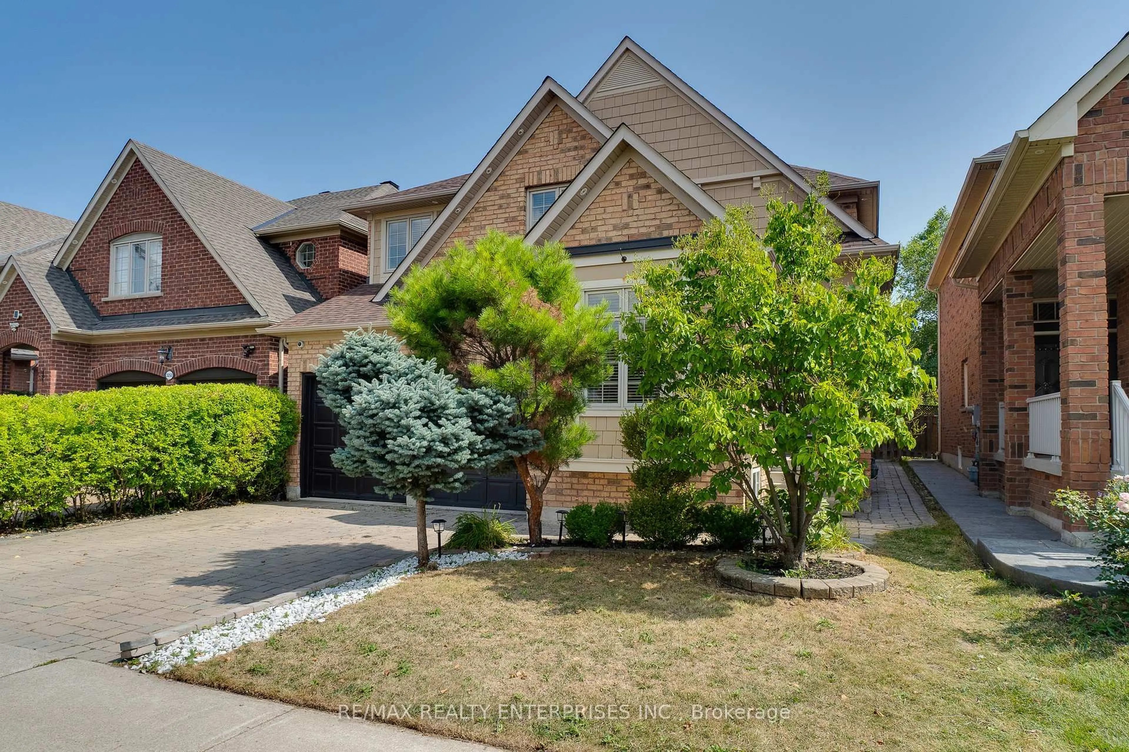Home with brick exterior material, street for 3256 Escada Dr, Mississauga Ontario L5M 7V5