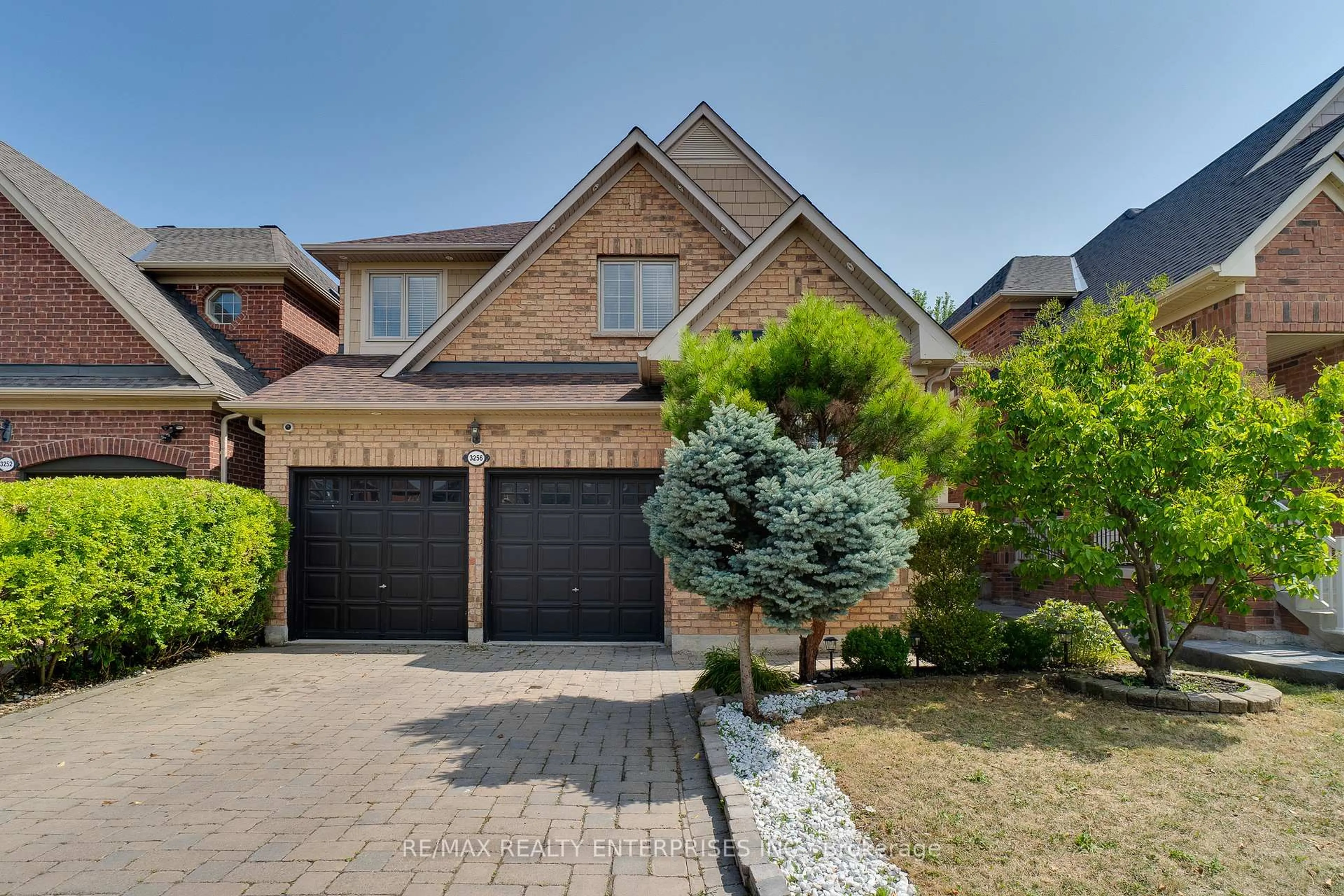 Home with brick exterior material, street for 3256 Escada Dr, Mississauga Ontario L5M 7V5