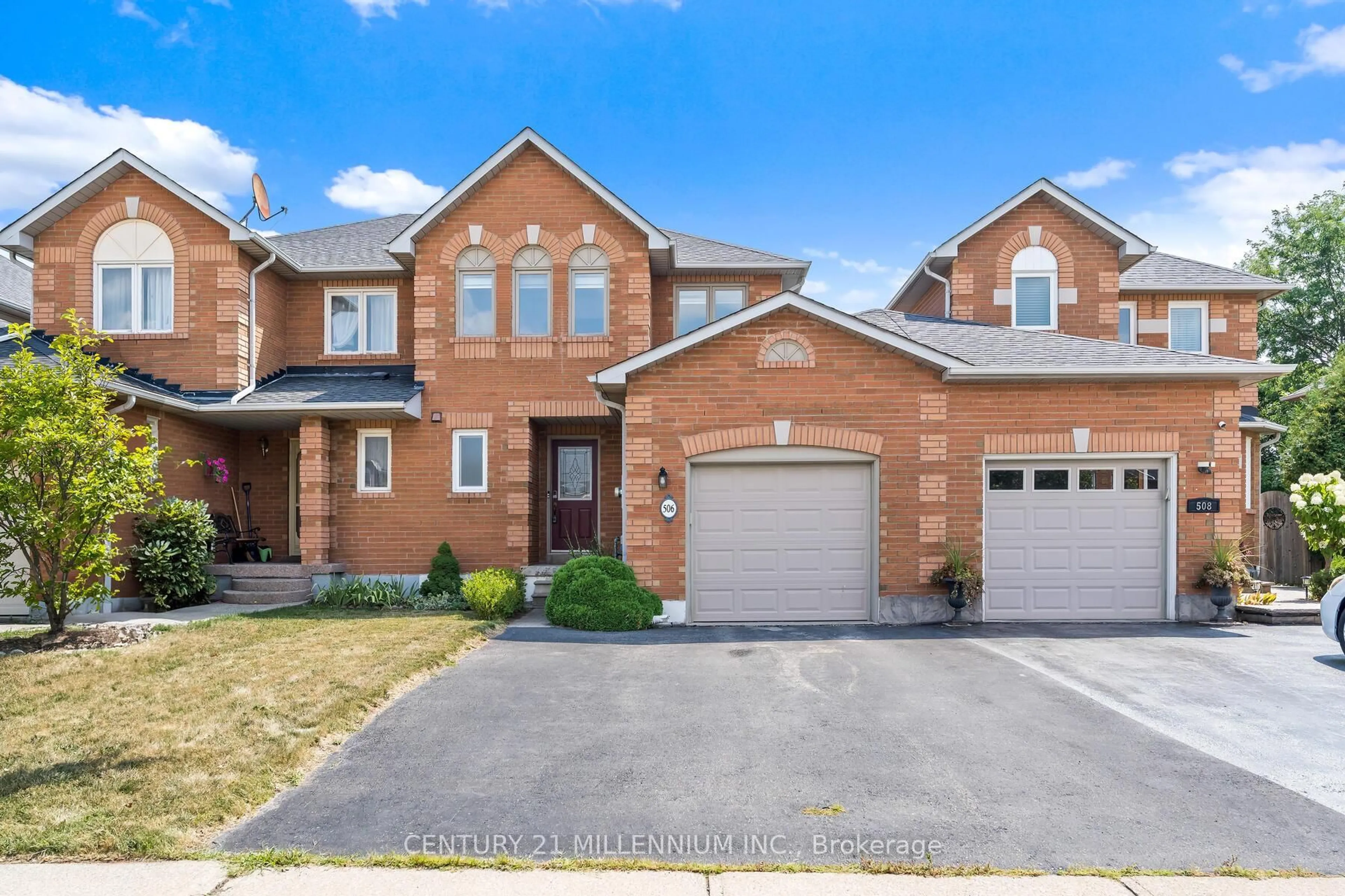Home with brick exterior material, street for 506 Taylor Cres, Burlington Ontario L7L 6G3