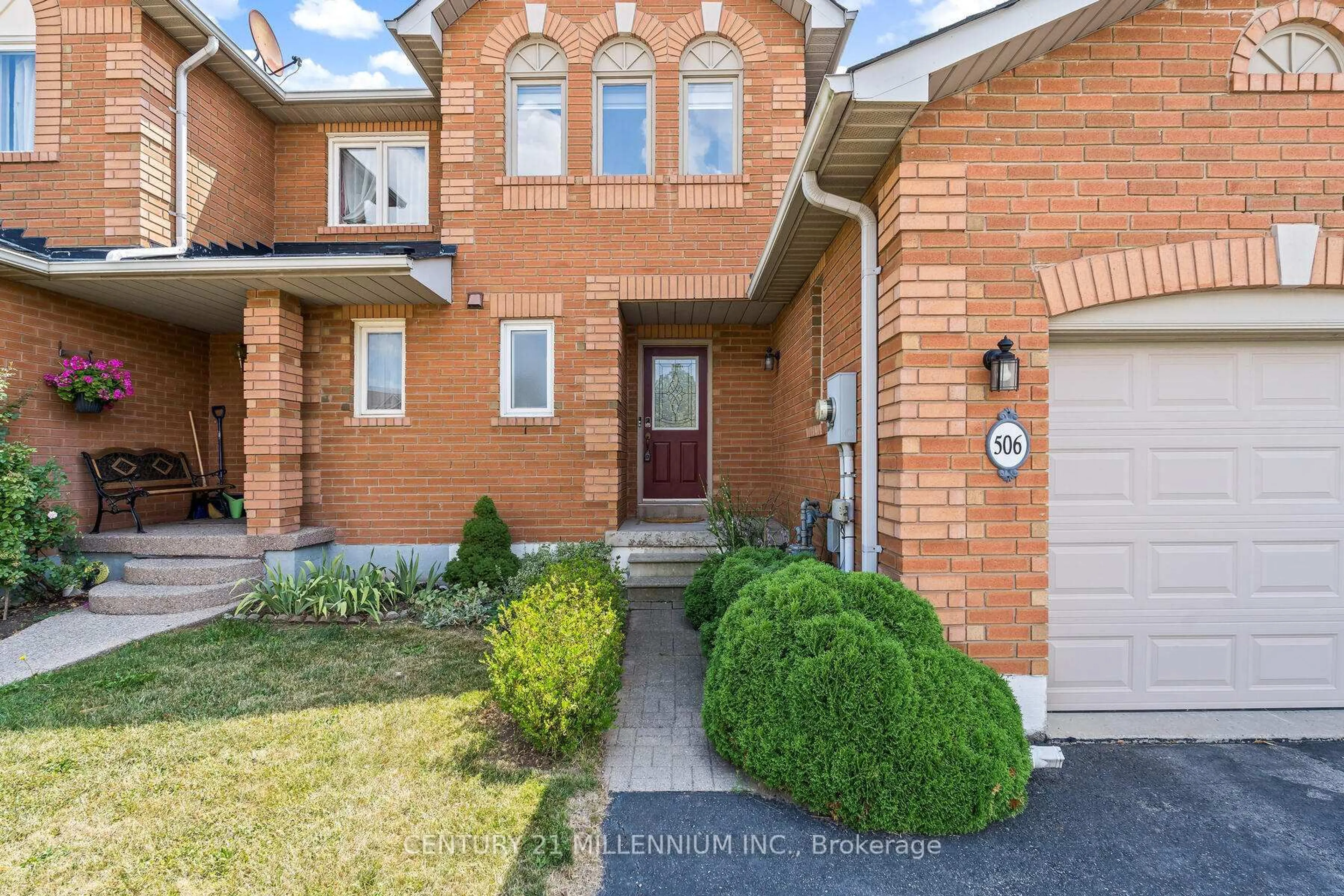 Home with brick exterior material, street for 506 Taylor Cres, Burlington Ontario L7L 6G3