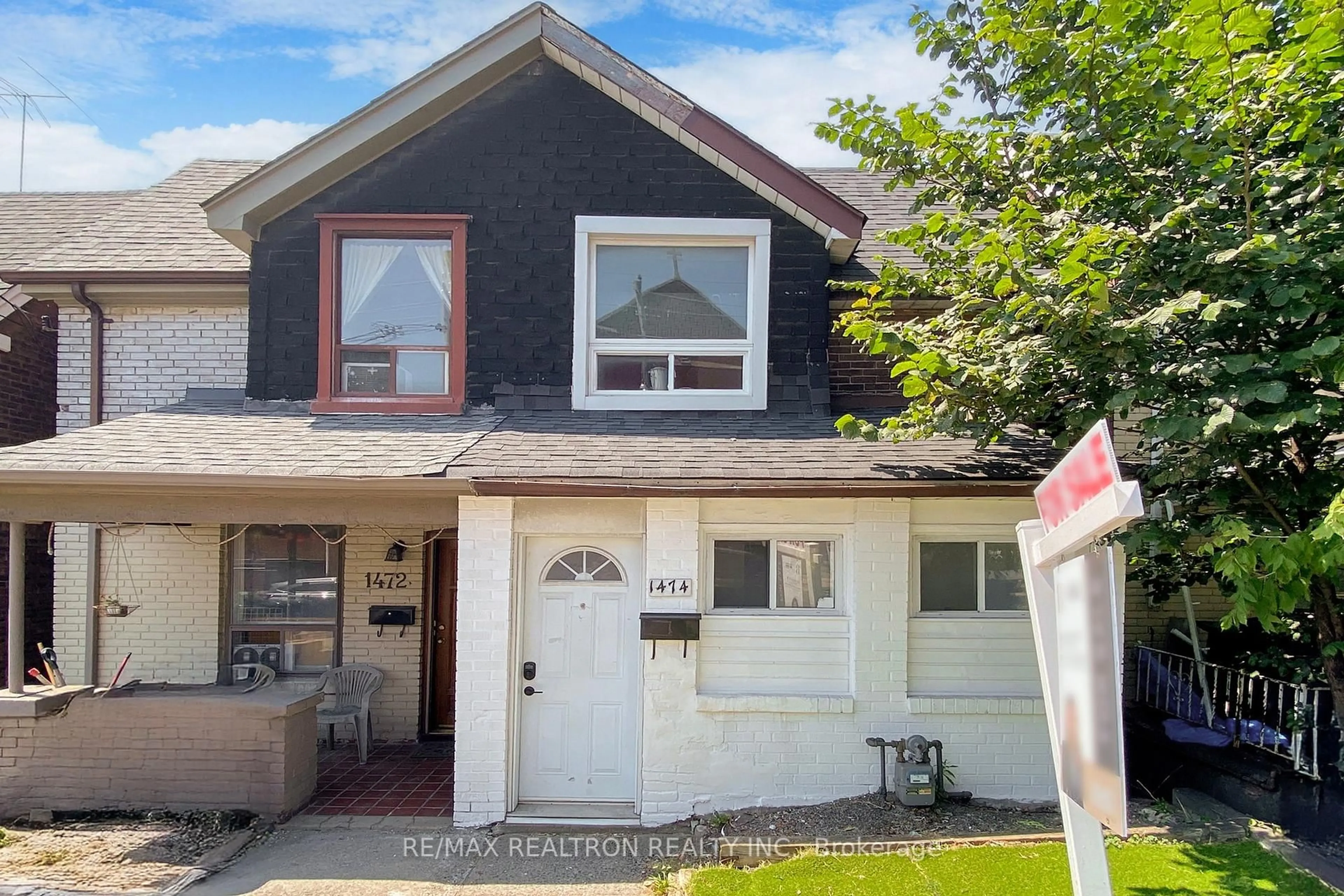 Home with vinyl exterior material, street for 1474 Dufferin St, Toronto Ontario M6H 3L3