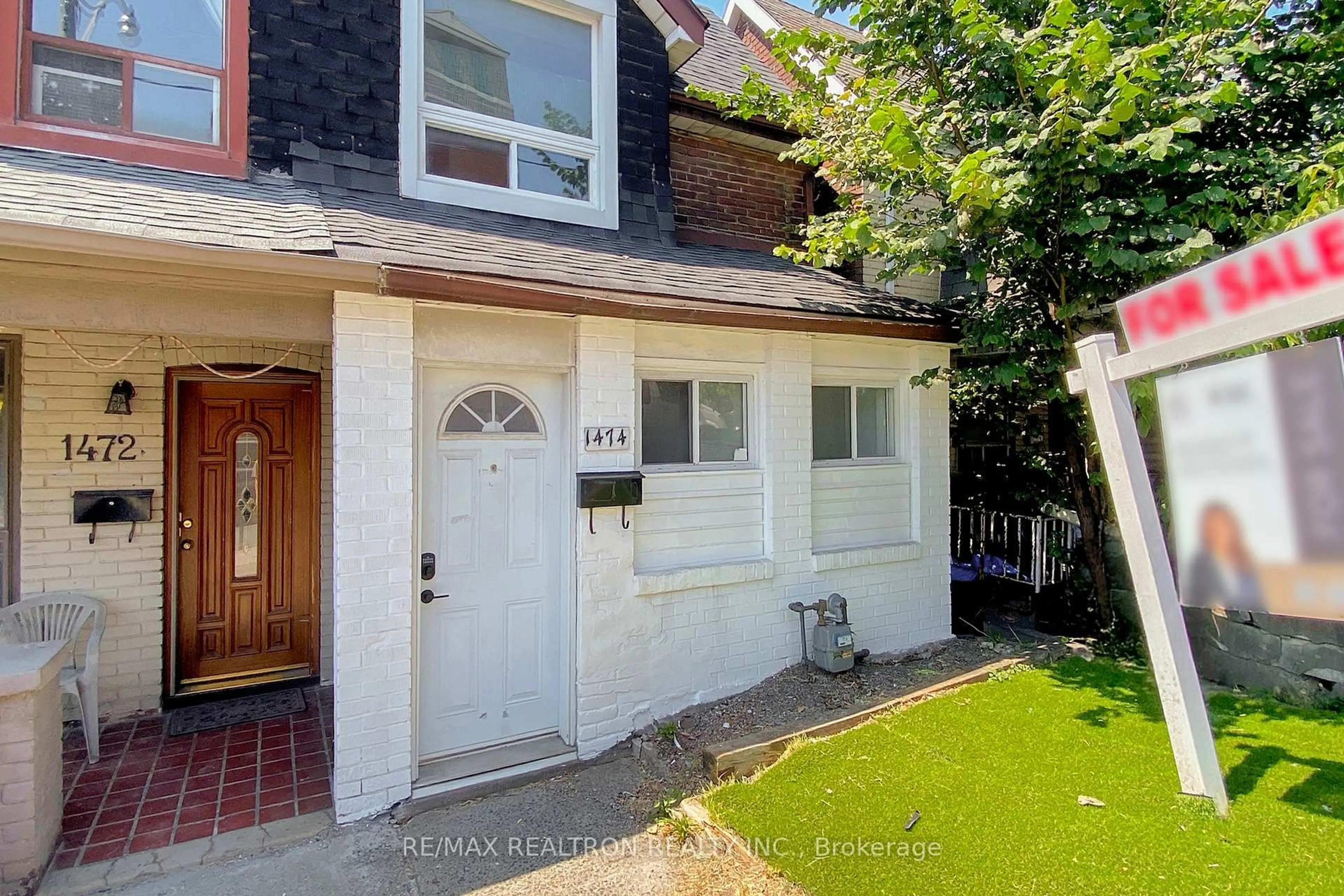 Unknown for 1474 Dufferin St, Toronto Ontario M6H 3L3
