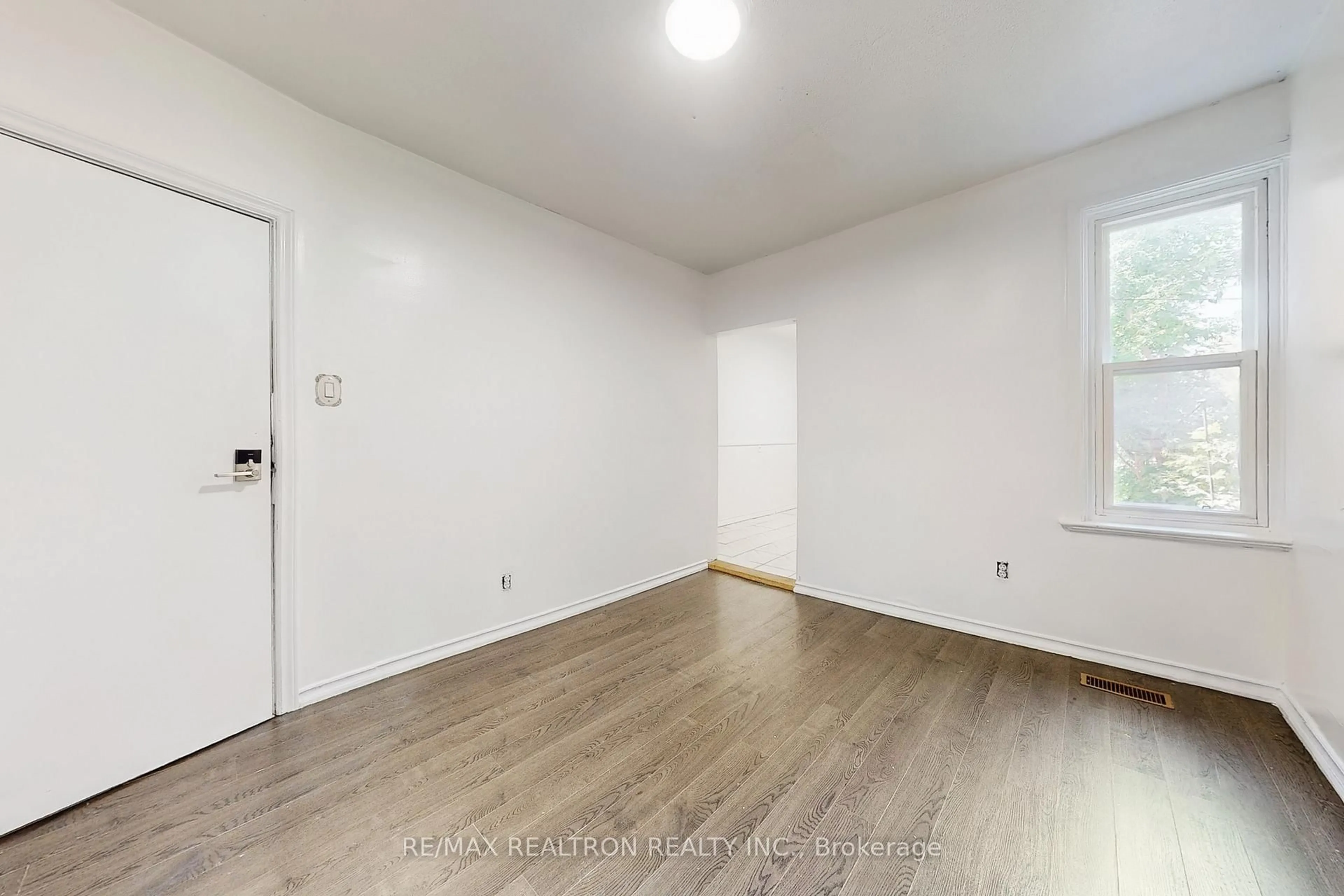 A pic of a room for 1474 Dufferin St, Toronto Ontario M6H 3L3