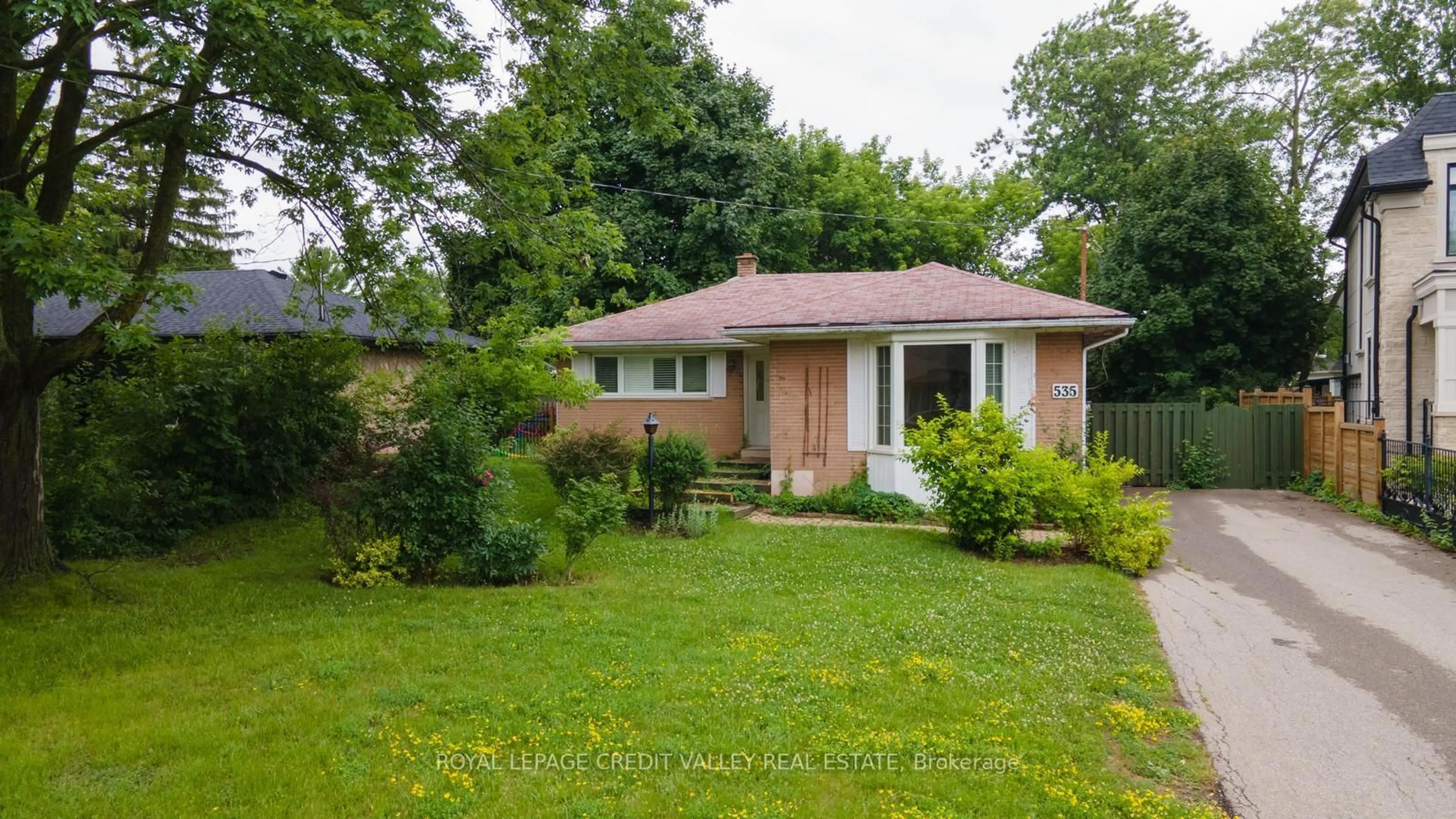 Home with brick exterior material, street for 535 Taplow Cres, Oakville Ontario L6L 4V9