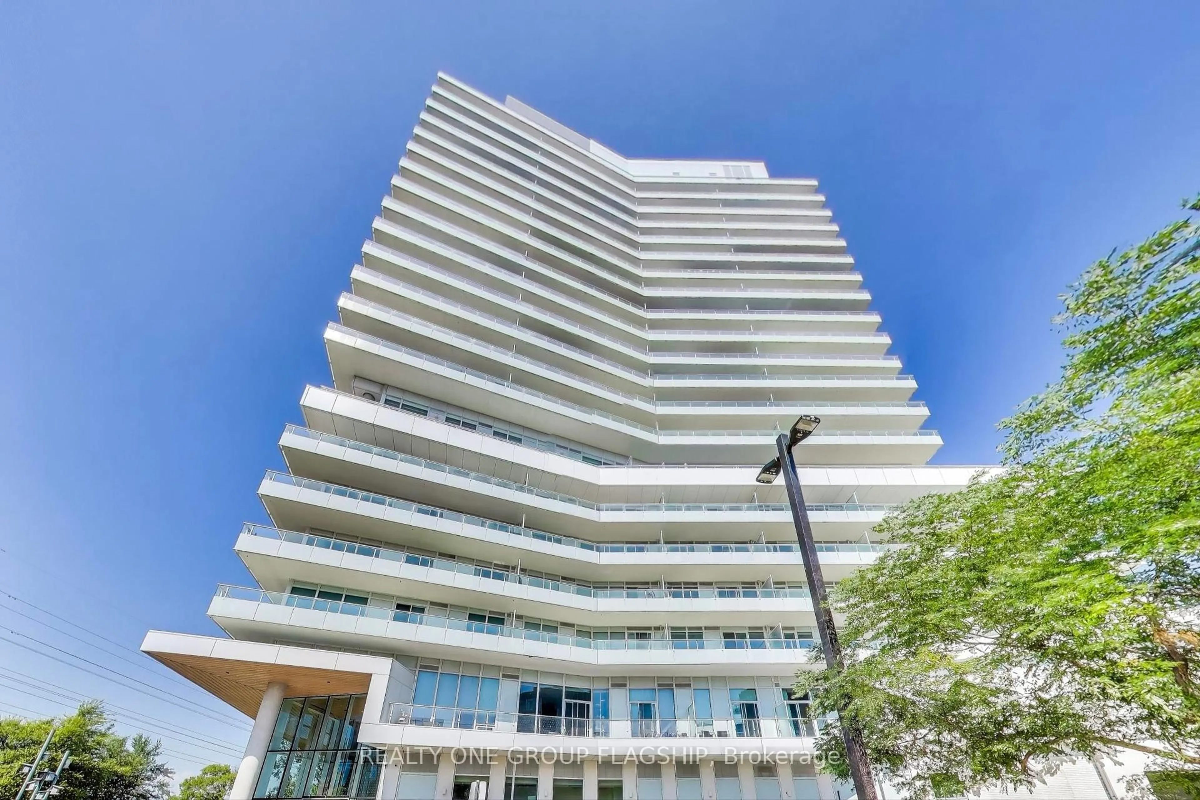 Indoor foyer for 20 Brin Dr #514, Toronto Ontario M8X 0B2