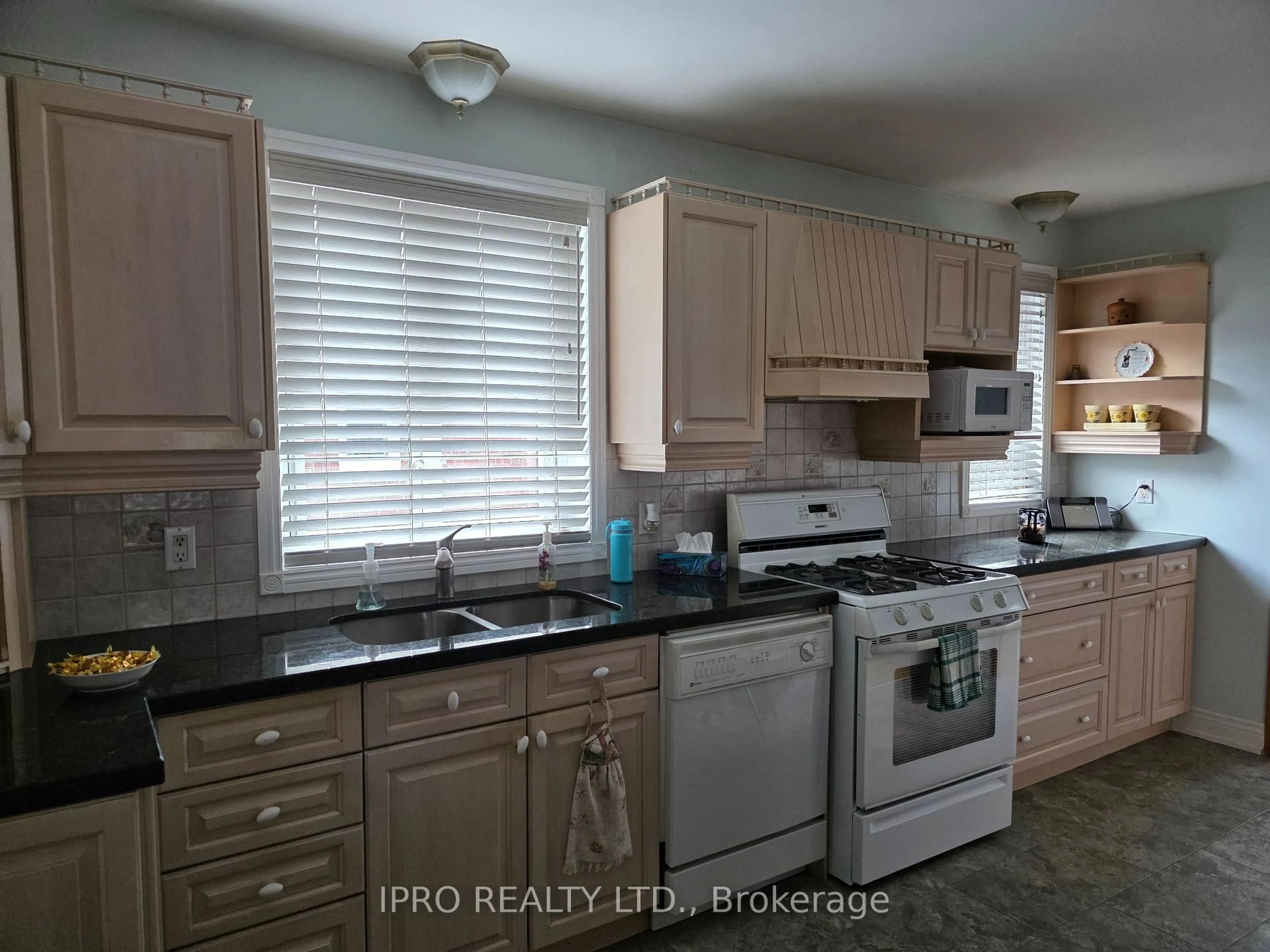 Unknown for 37 Shelley St, Halton Hills Ontario L7G 3X2