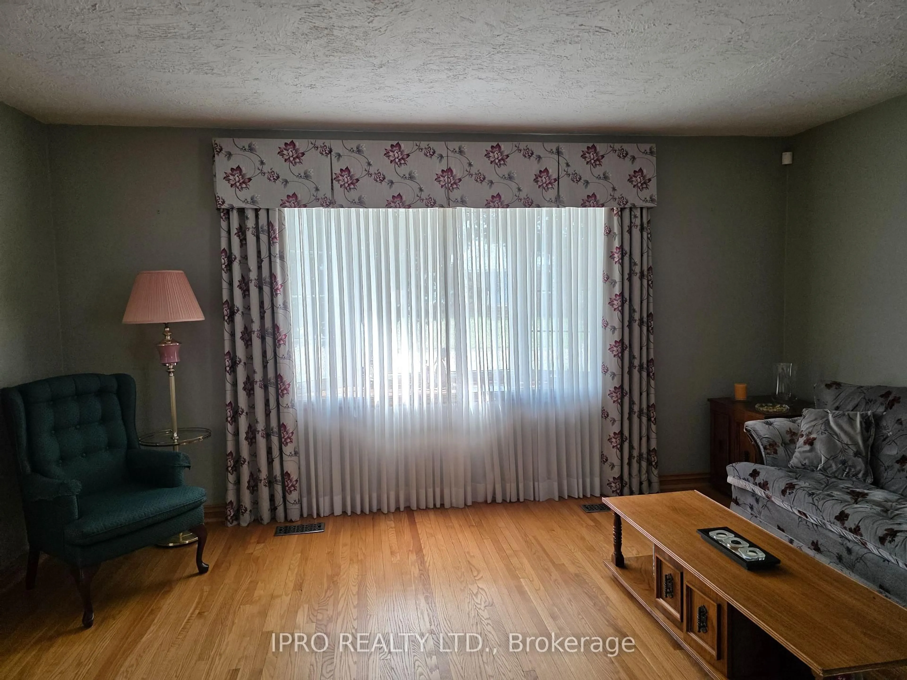 A pic of a room for 37 Shelley St, Halton Hills Ontario L7G 3X2