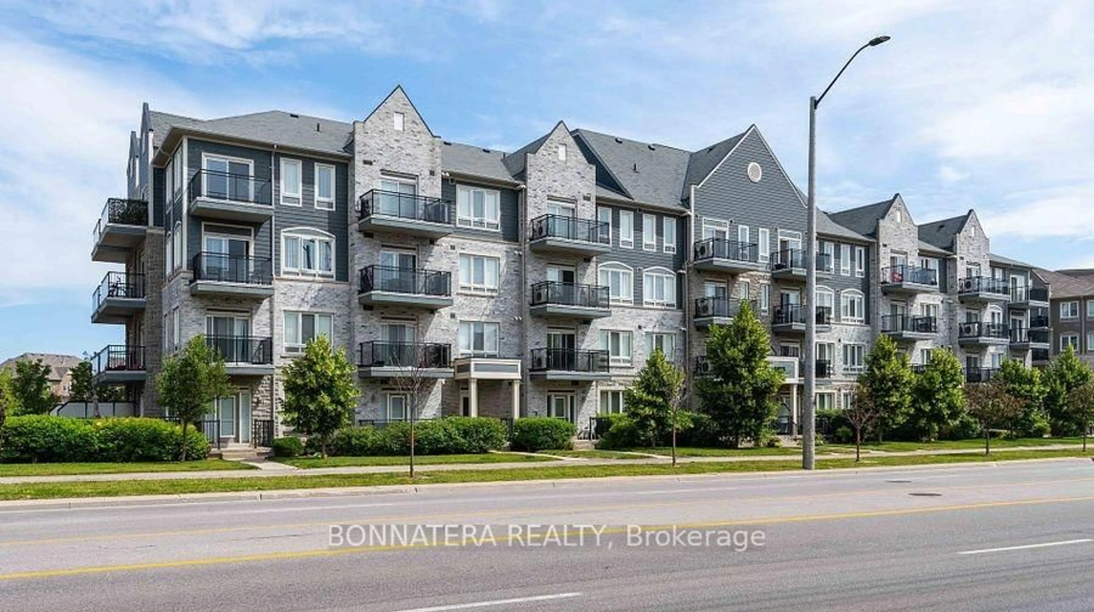 Blurry image for 3075 Thomas St #407, Mississauga Ontario L5M 0M4