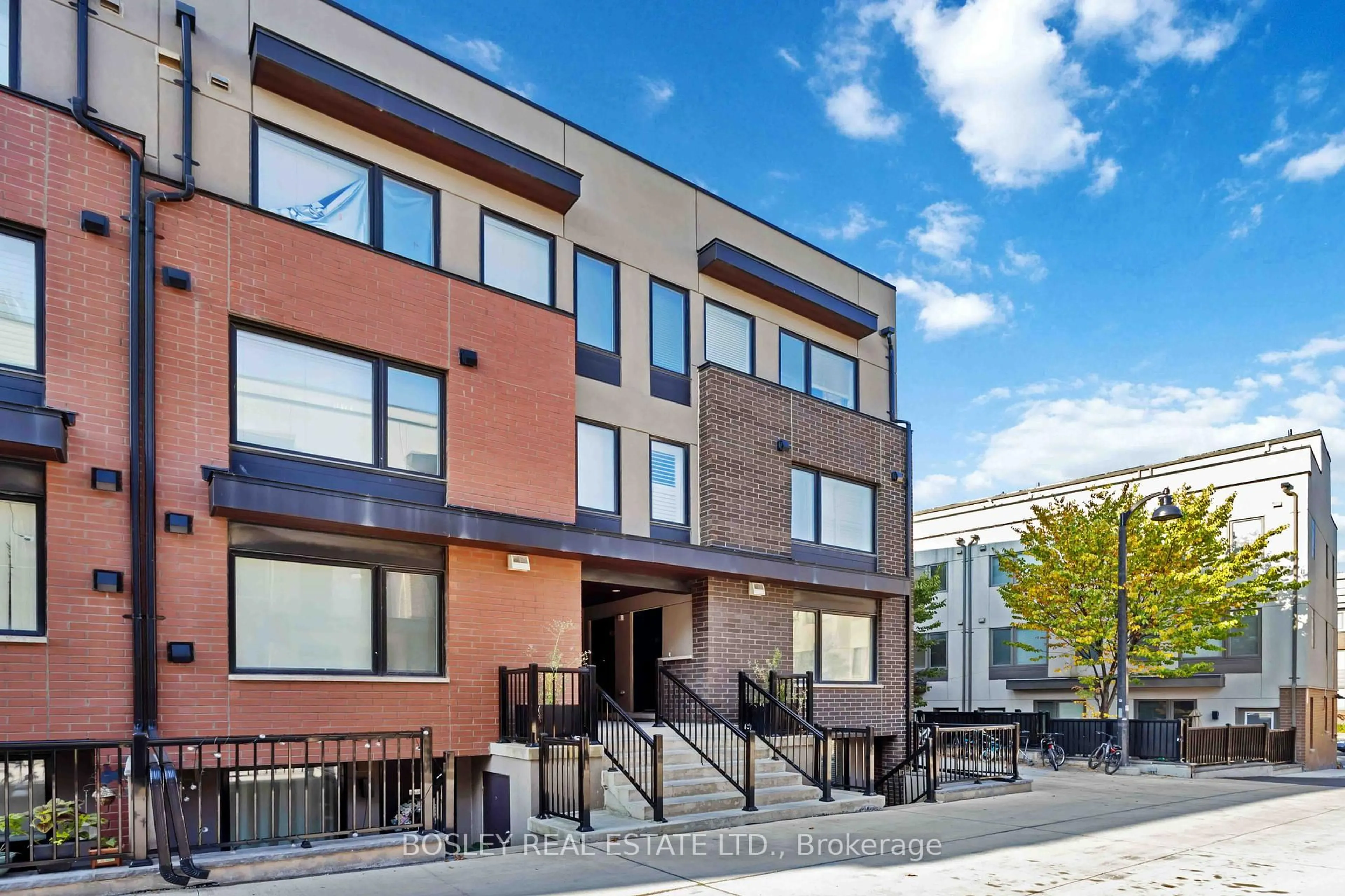Unknown for 142 William Duncan Rd #16, Toronto Ontario M3K 0C1