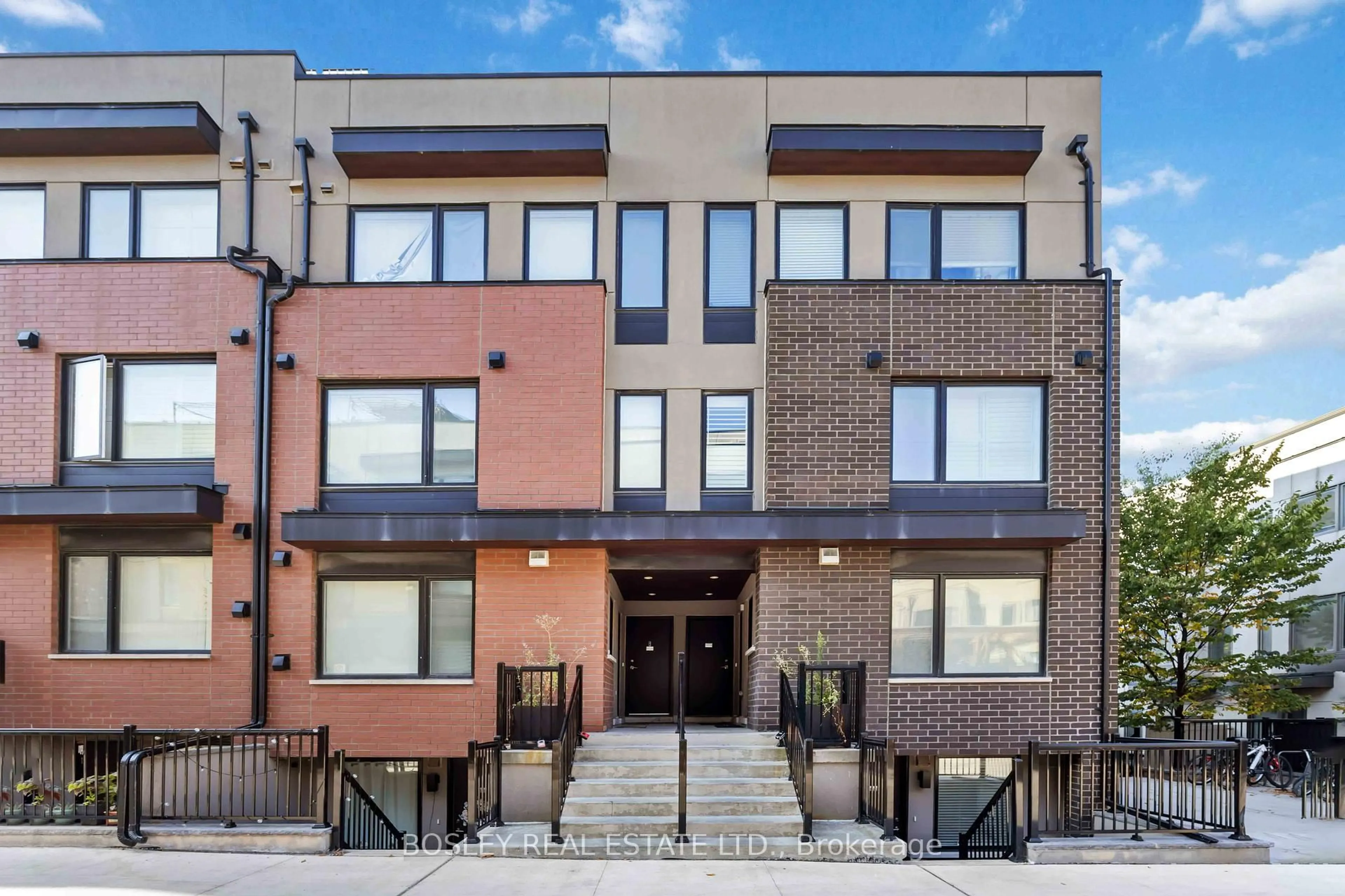 Home with brick exterior material, street for 142 William Duncan Rd #16, Toronto Ontario M3K 0C1