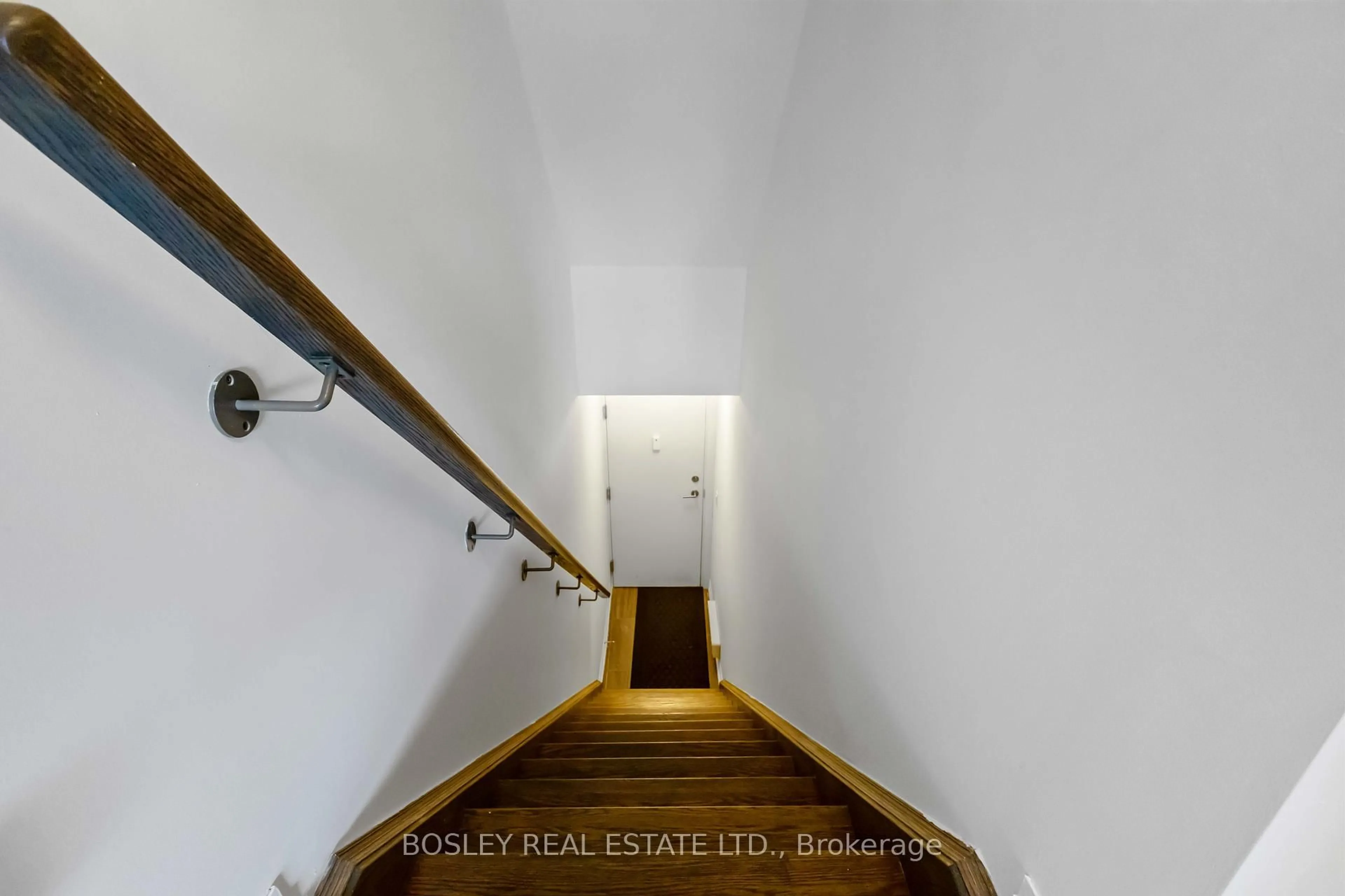 Stairs for 142 William Duncan Rd #16, Toronto Ontario M3K 0C1