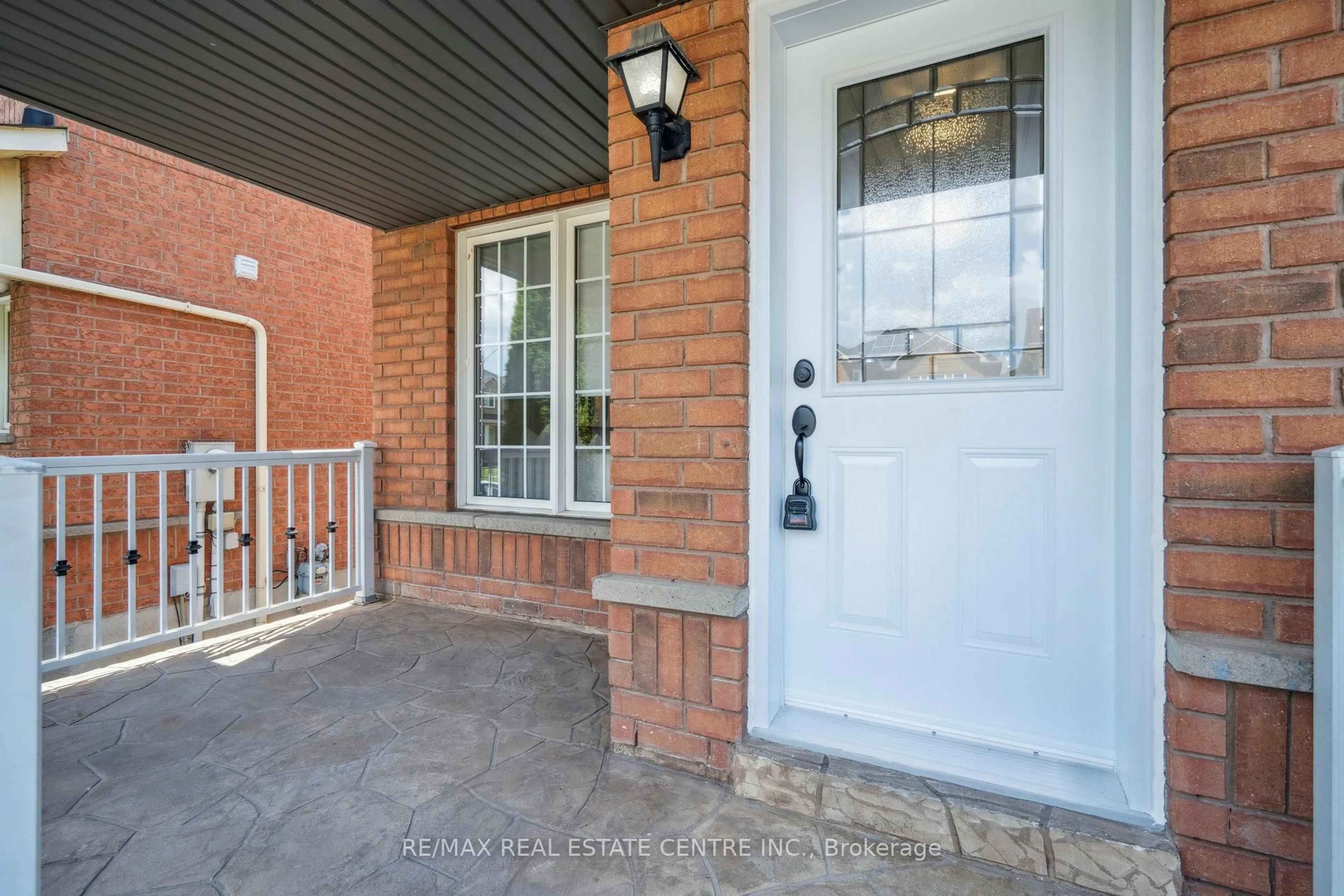 Home with brick exterior material, street for 39 Four Seasons Circ, Brampton Ontario L7A 2A7