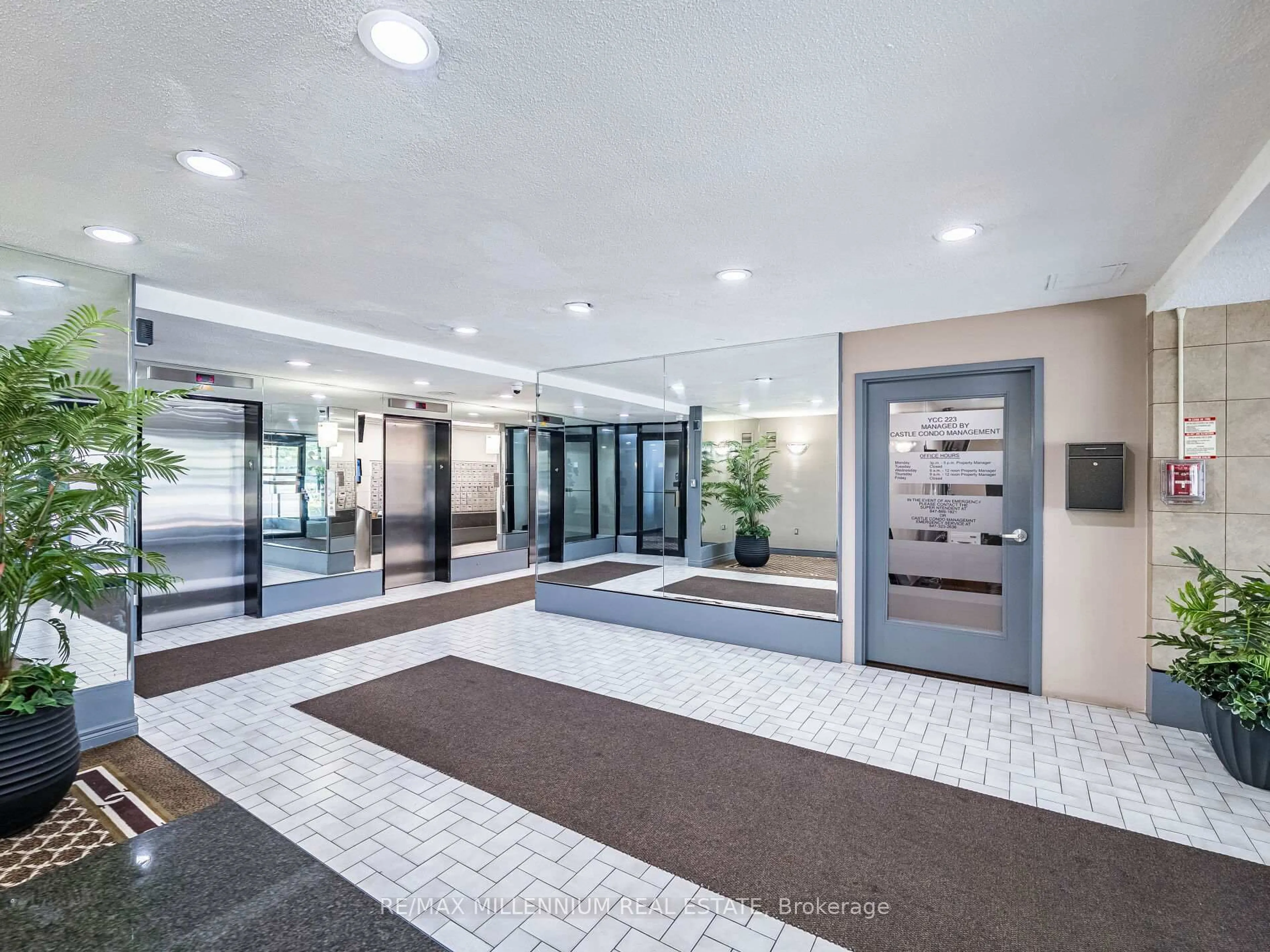 Indoor foyer for 2825 Islington Ave ##603, Toronto Ontario M9L 2K1