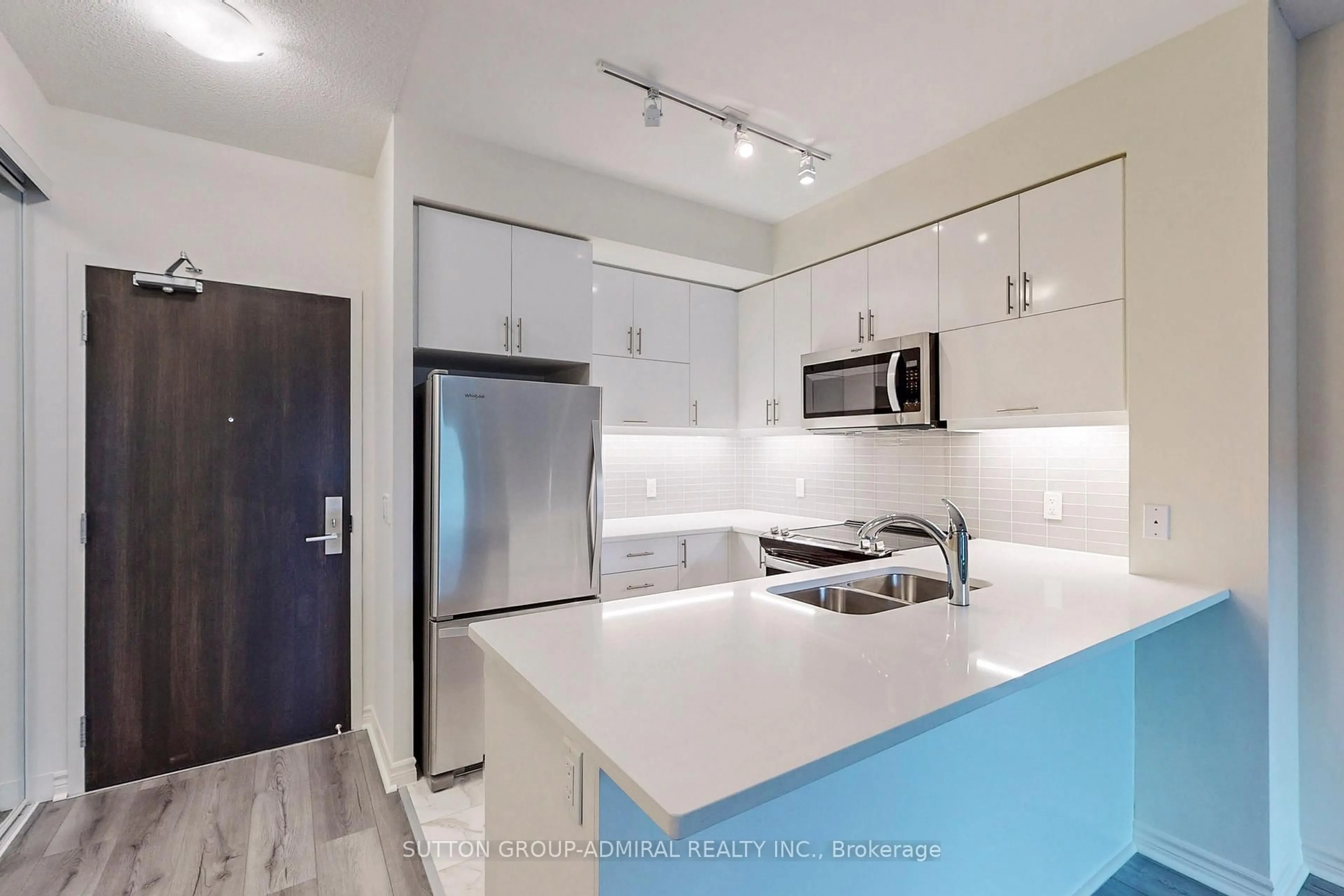 Open concept kitchen, unknown for 39 Annie Craig Dr #221, Toronto Ontario M8V 0H1