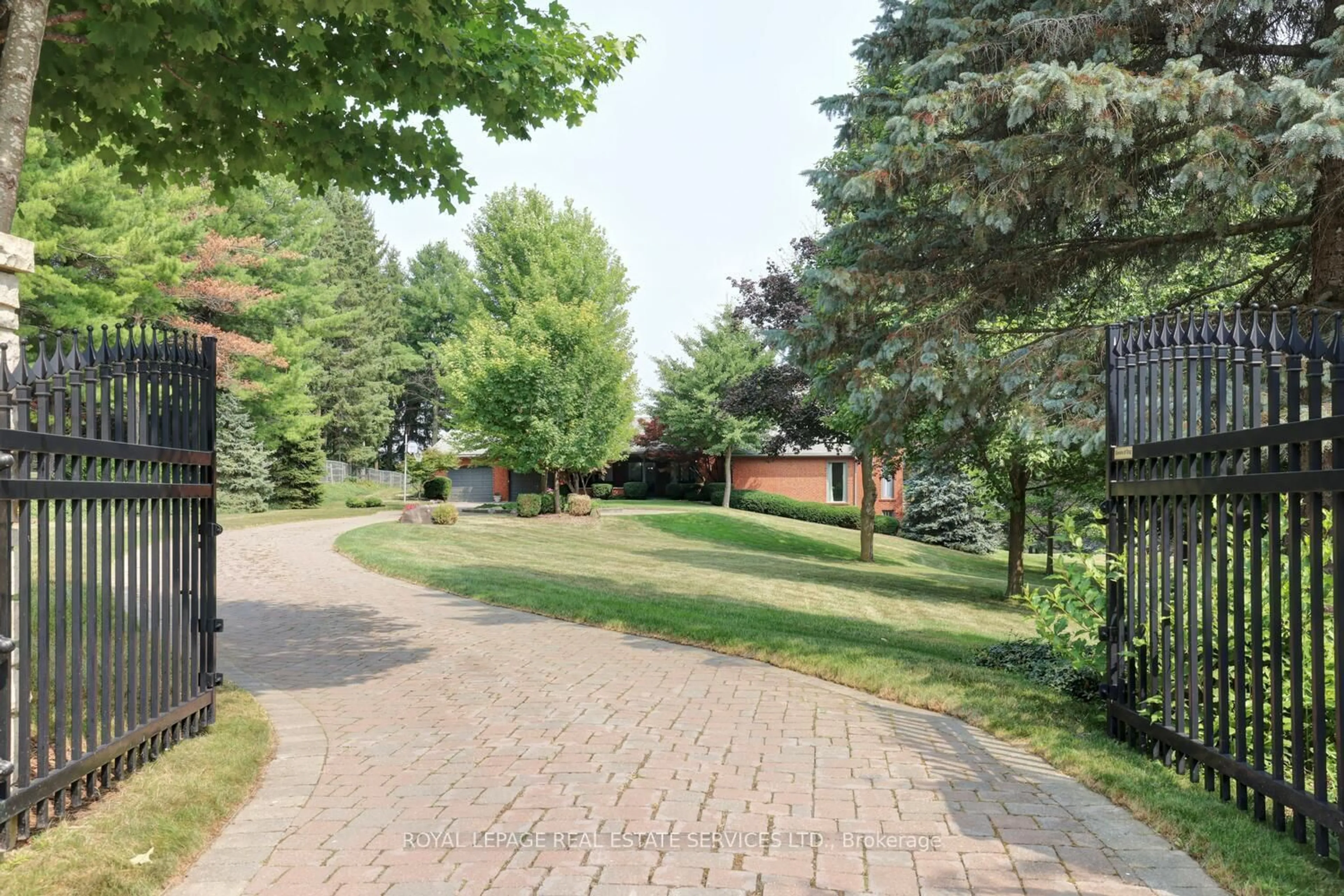 Unknown for 16 Mccoll Dr, Caledon Ontario L7C 1J4