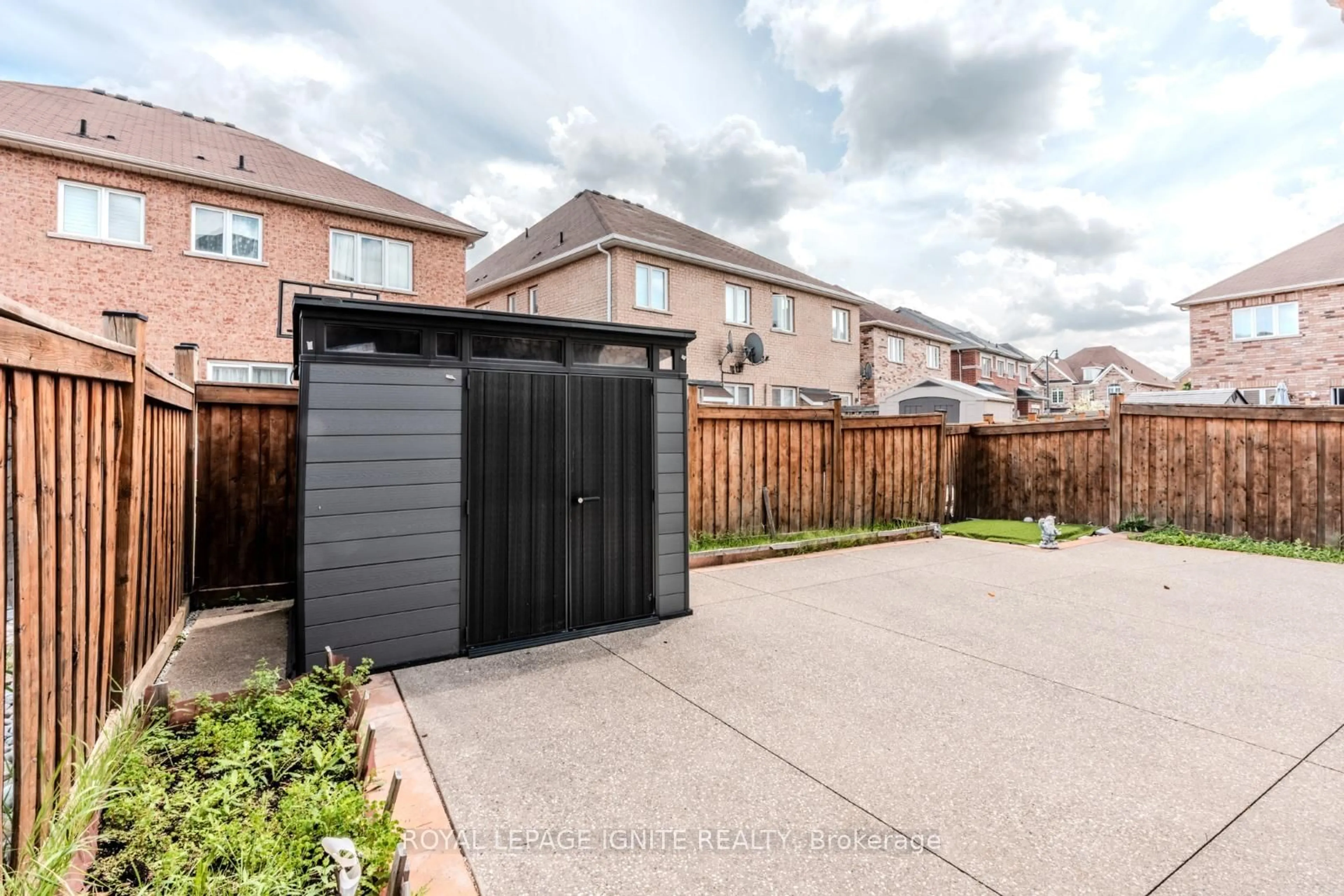 Unknown for 7 Picasso Dr, Brampton Ontario L6P 3L5