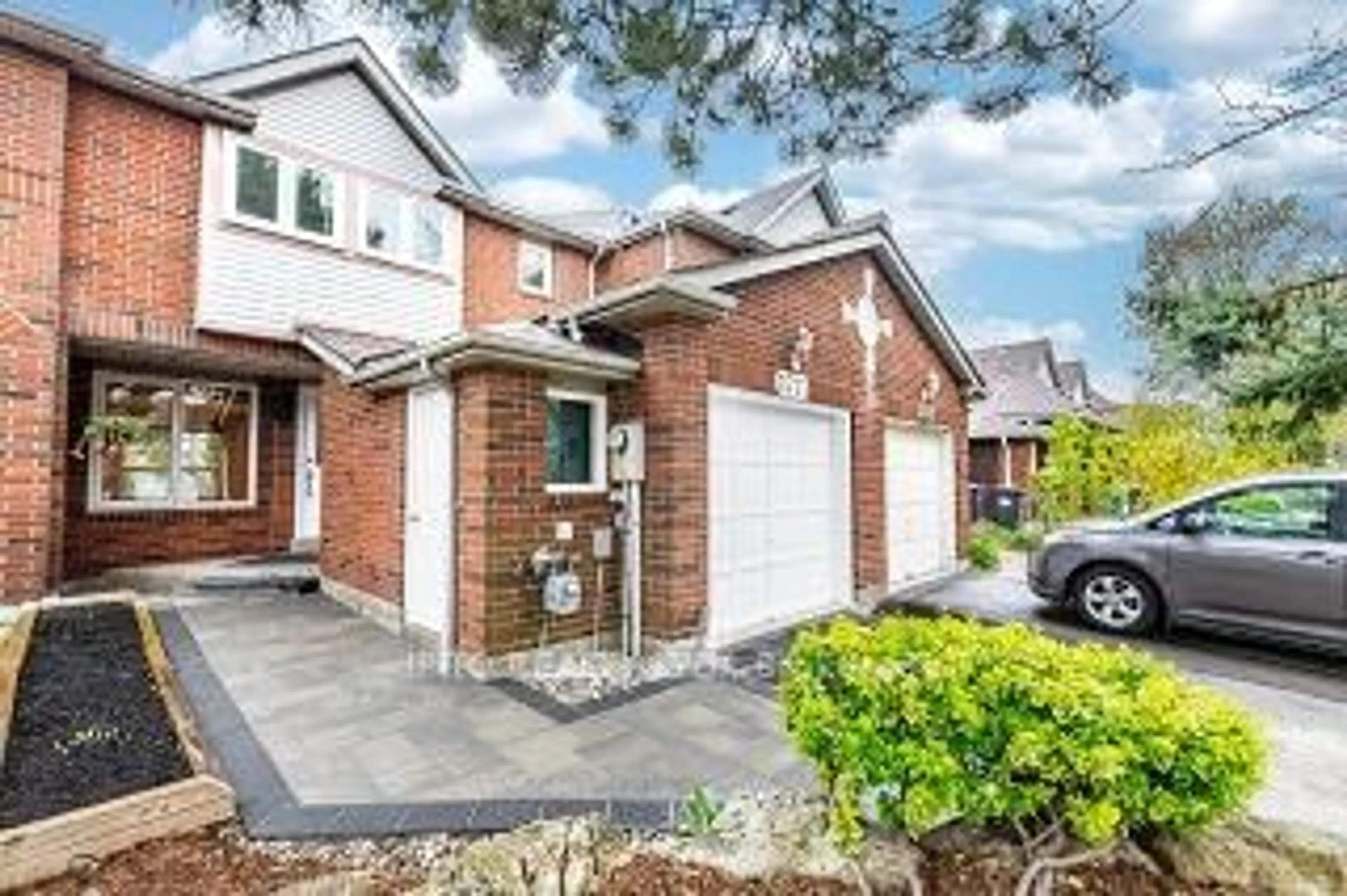 Home with brick exterior material, street for 2771 Lindholm Cres, Mississauga Ontario L5M 4S1