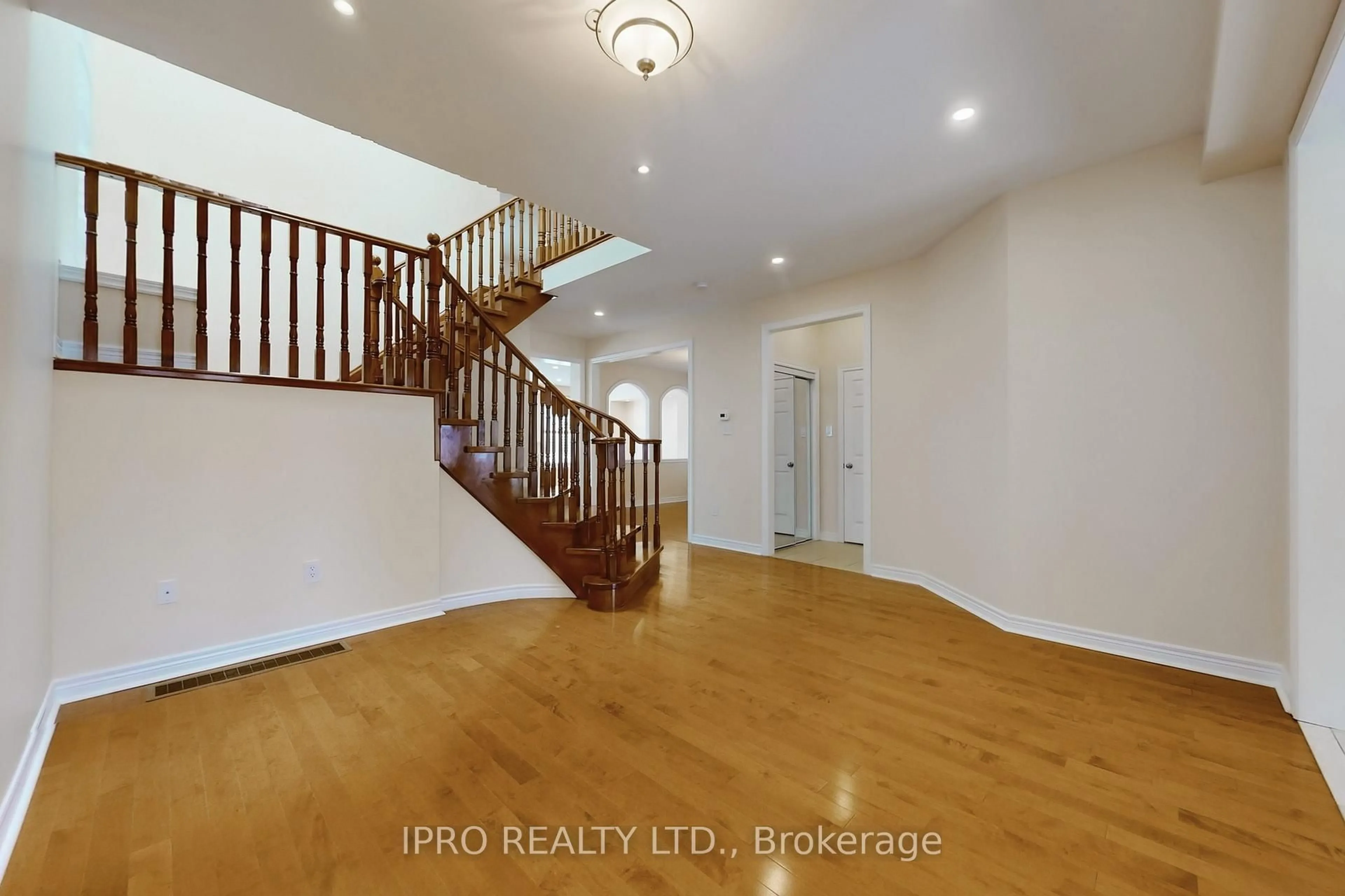 Unknown for 2472 North Ridge Tr, Oakville Ontario L6H 7N6