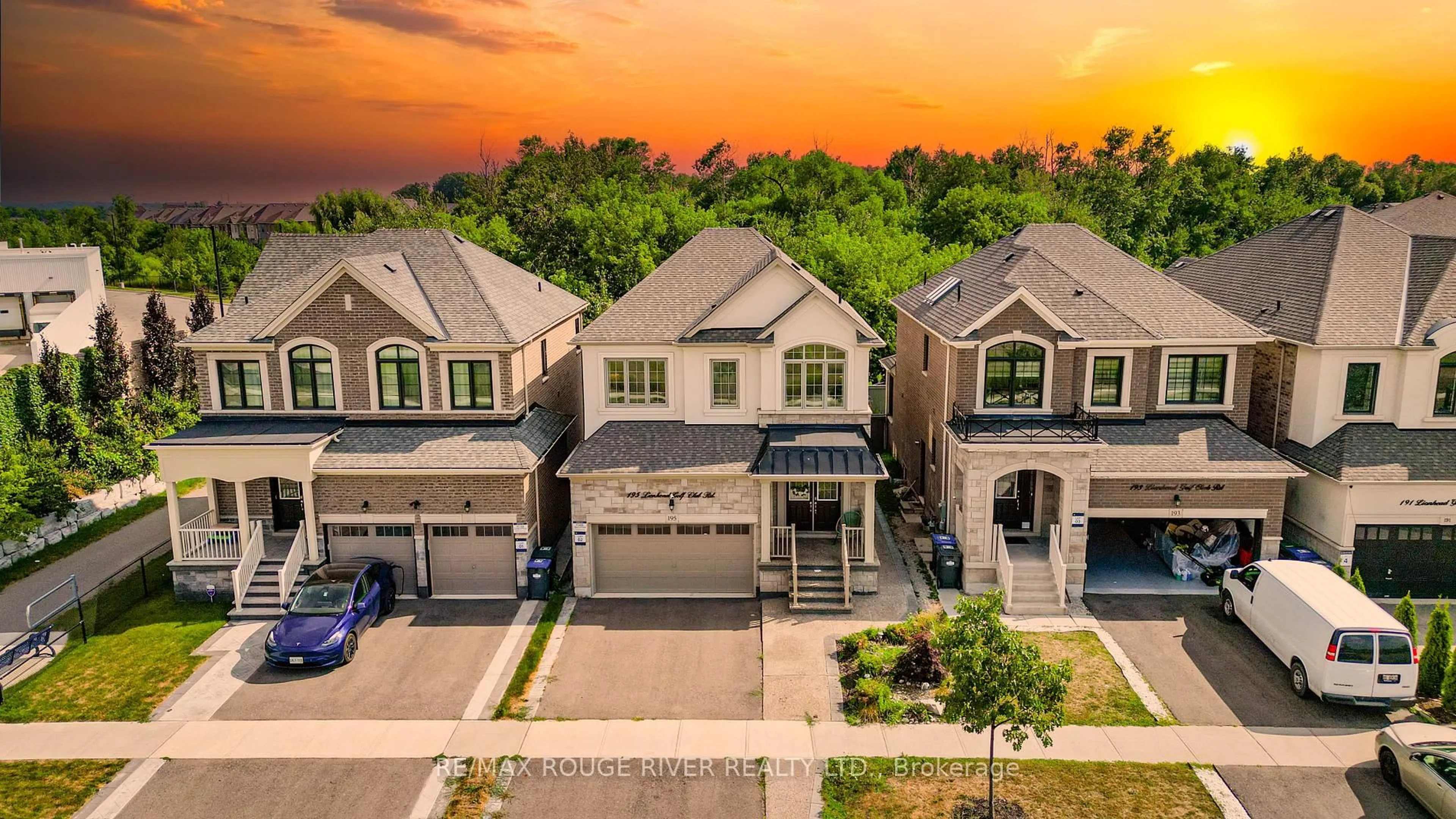 A pic from outside/outdoor area/front of a property/back of a property/a pic from drone, street for 195 Lionhead Golf Club Rd, Brampton Ontario L6Y 6C1