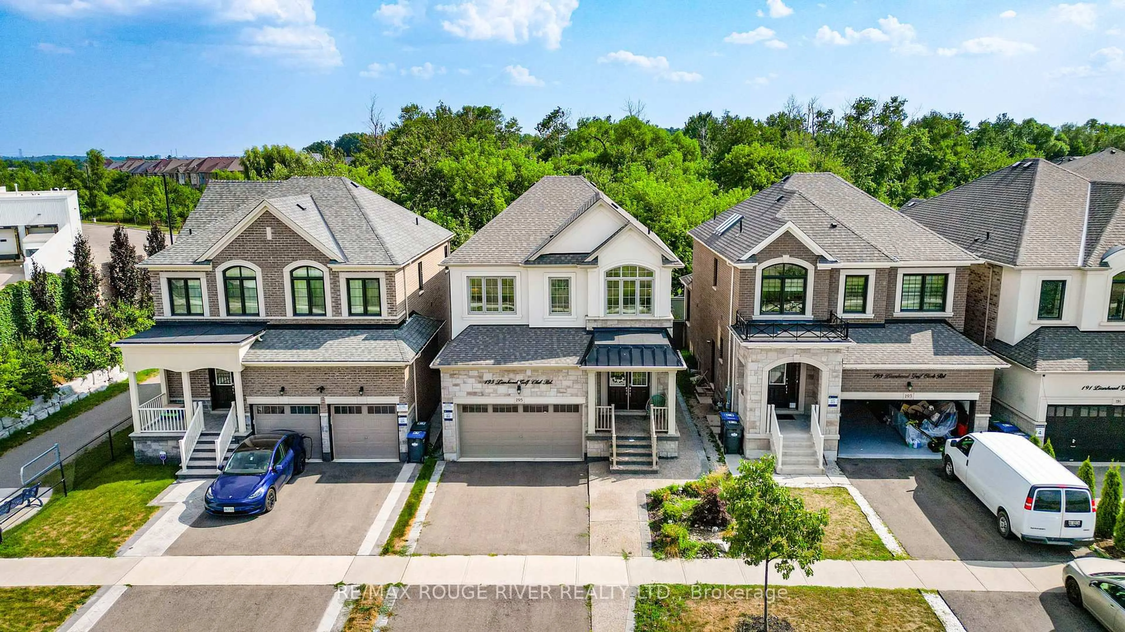 A pic from outside/outdoor area/front of a property/back of a property/a pic from drone, street for 195 Lionhead Golf Club Rd, Brampton Ontario L6Y 6C1