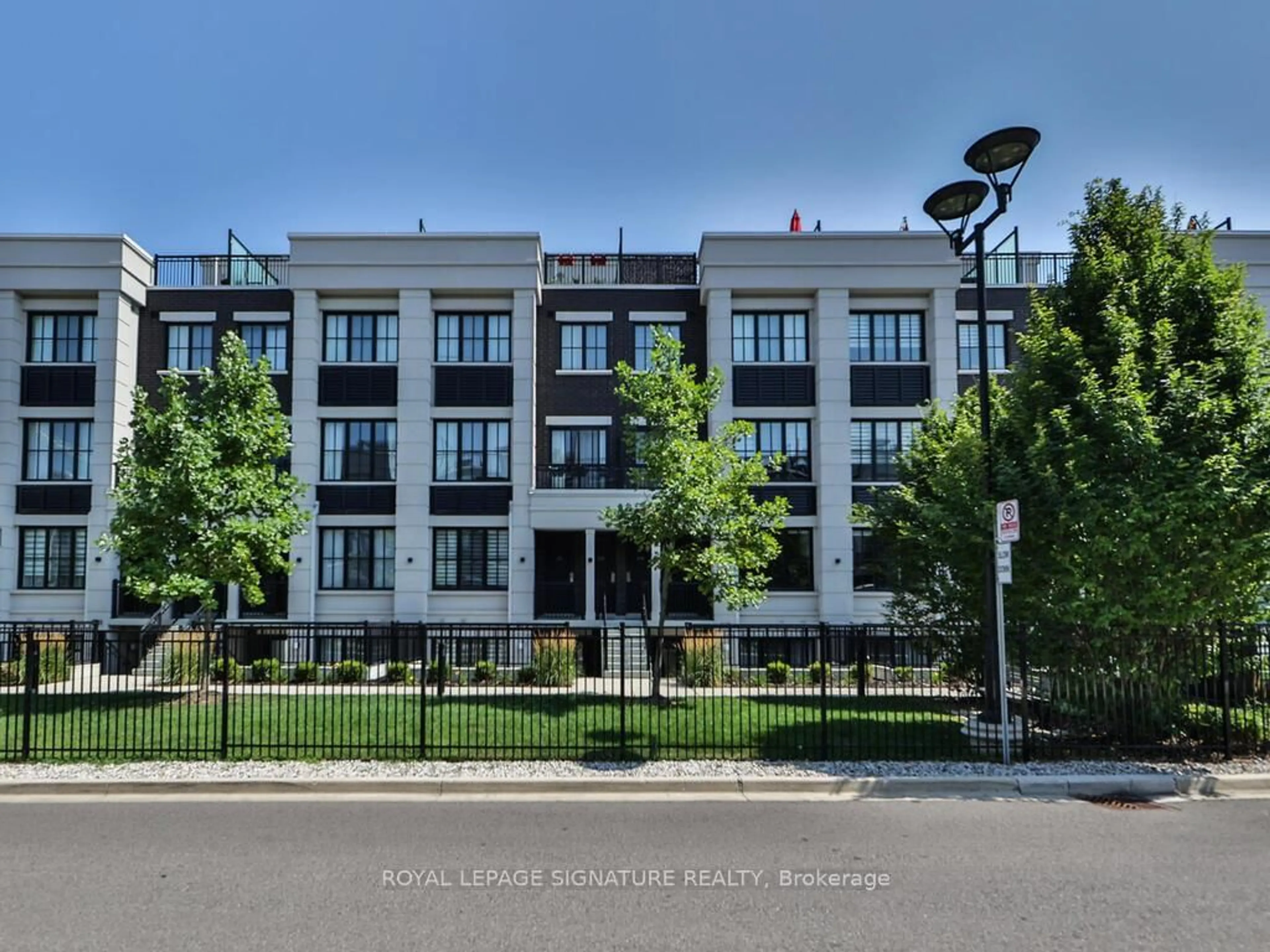 Unknown for 652 Cricklewood Dr #212, Mississauga Ontario L5G 0B9