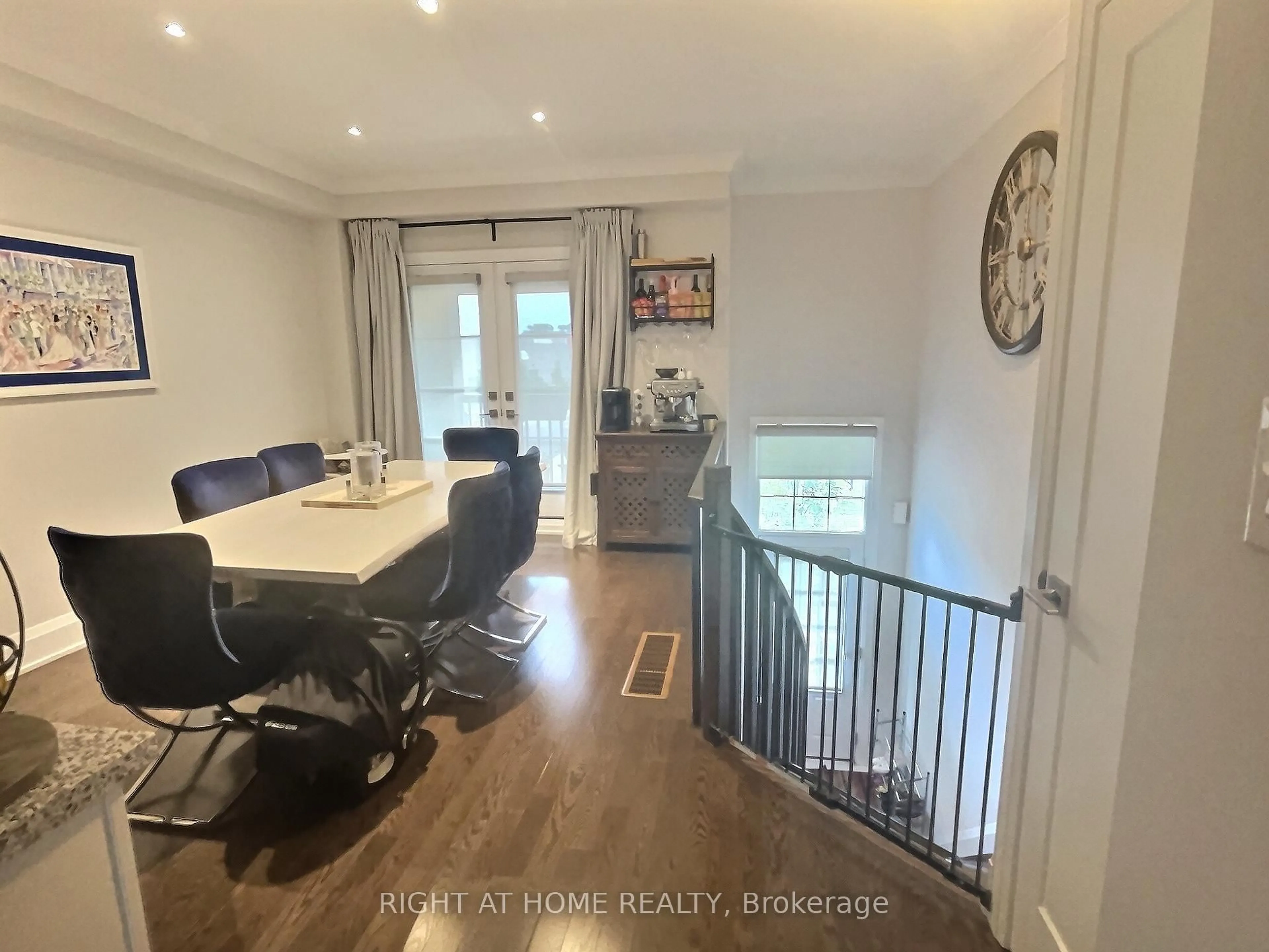 A pic of a room for 596 Mermaid Cres, Mississauga Ontario L5G 0B3