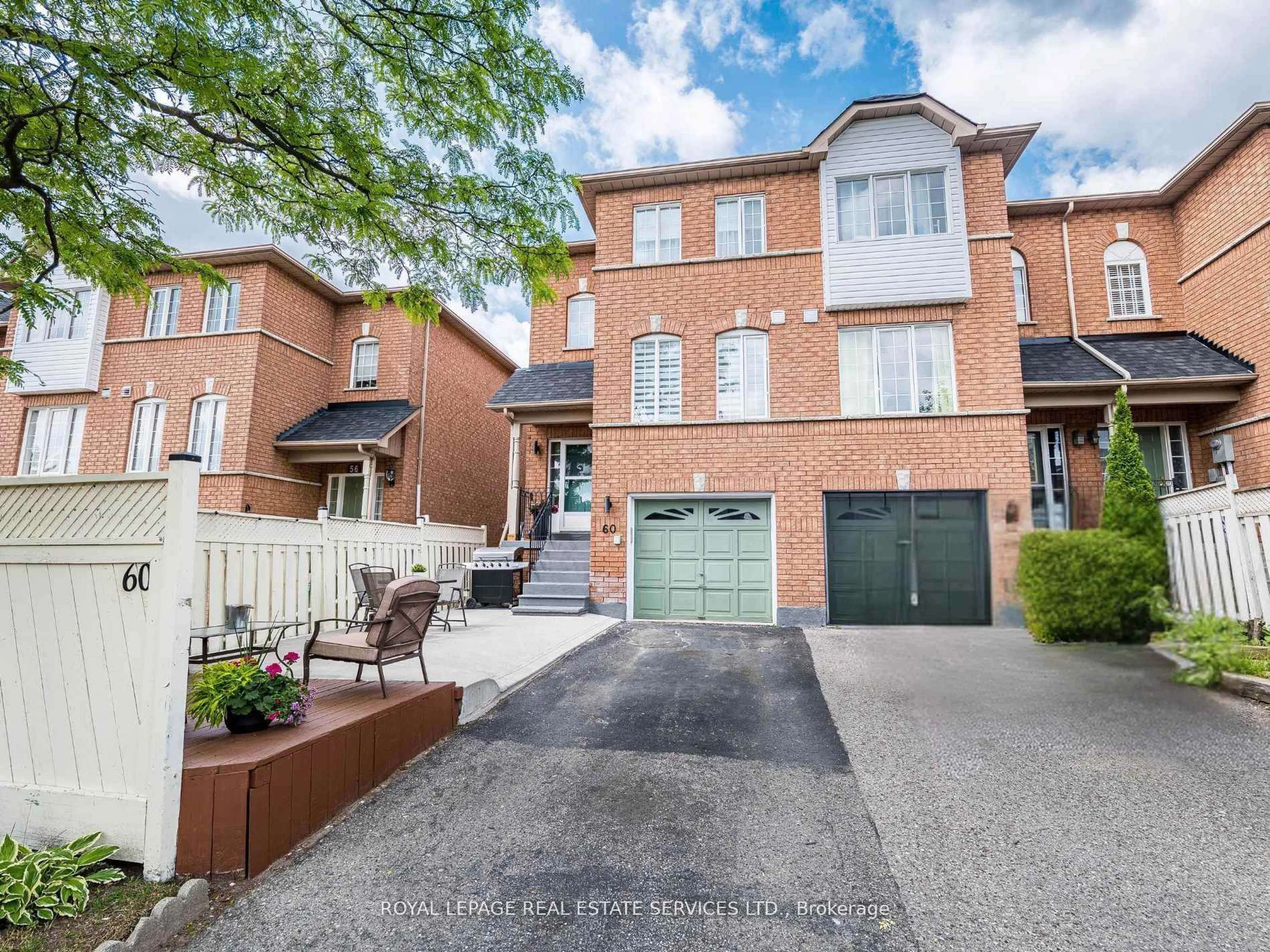 A pic from outside/outdoor area/front of a property/back of a property/a pic from drone, street for 57 Brickyard Way #60, Brampton Ontario L6V 4M3
