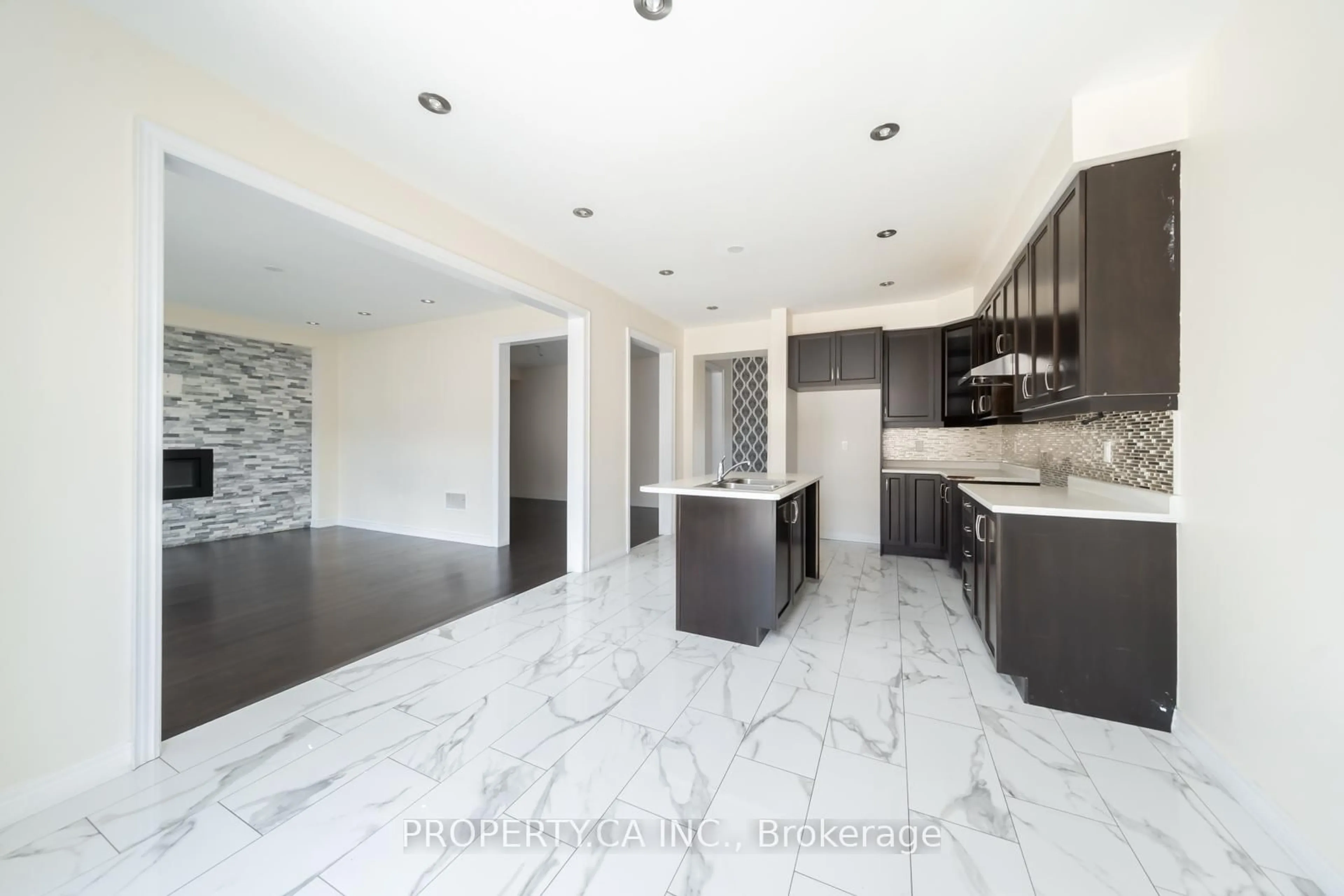 Open concept kitchen, ceramic/tile floor for 7 Forsyth Cres, Brampton Ontario L6X 5N2