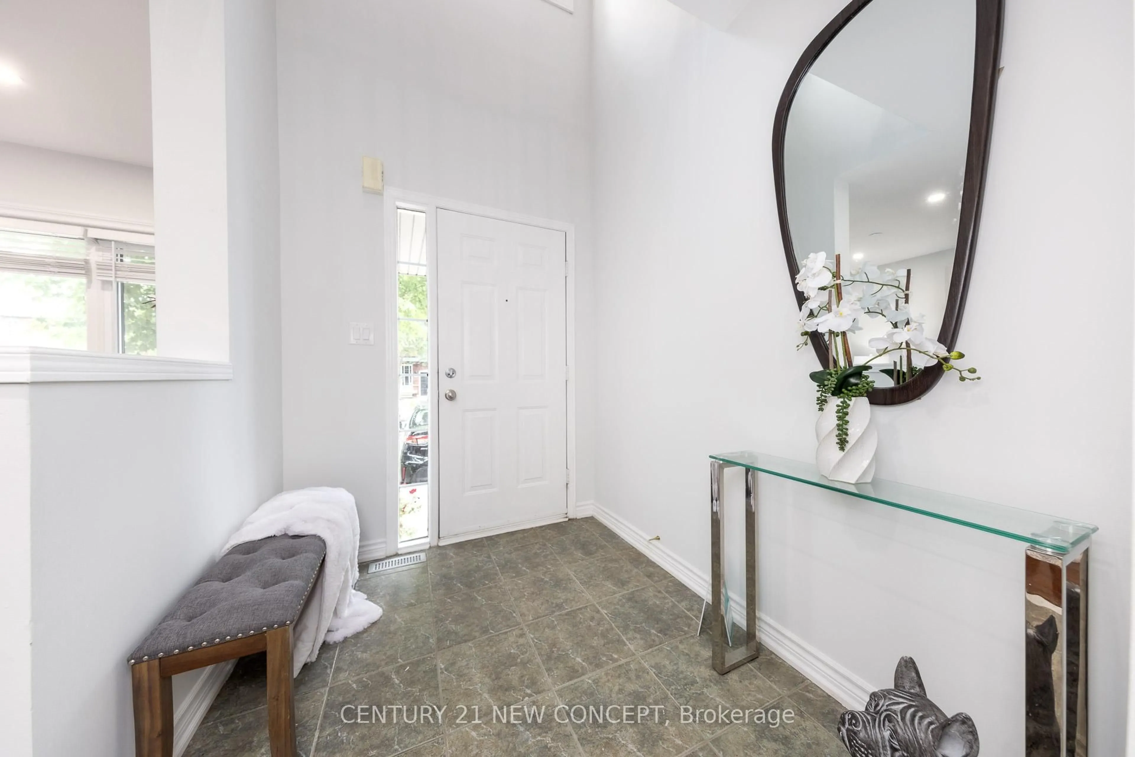 Indoor entryway for 2143 Stillmeadow Rd, Oakville Ontario L6M 3T4