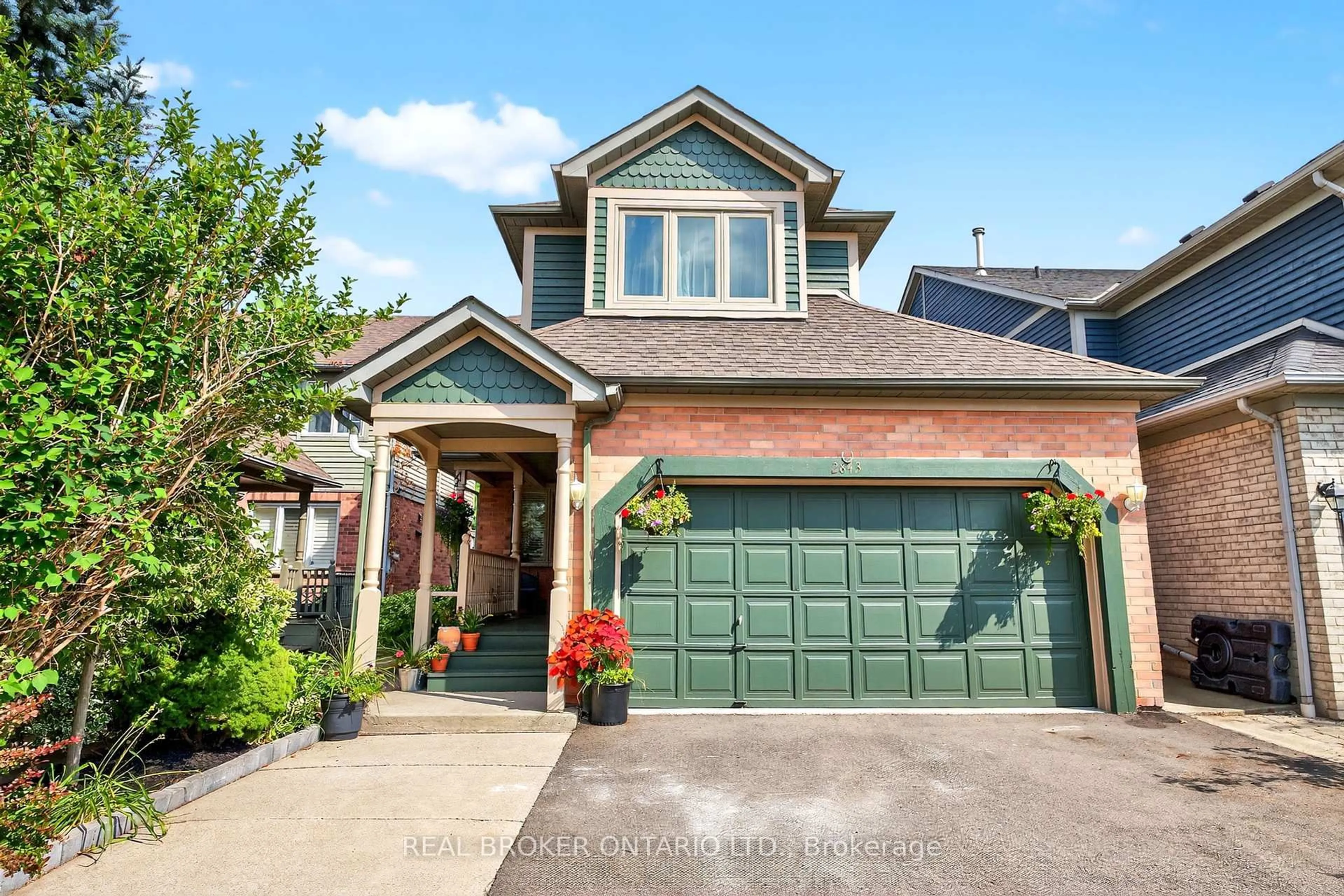 Home with brick exterior material, street for 2843 Galleon Cres, Mississauga Ontario L5M 5T9