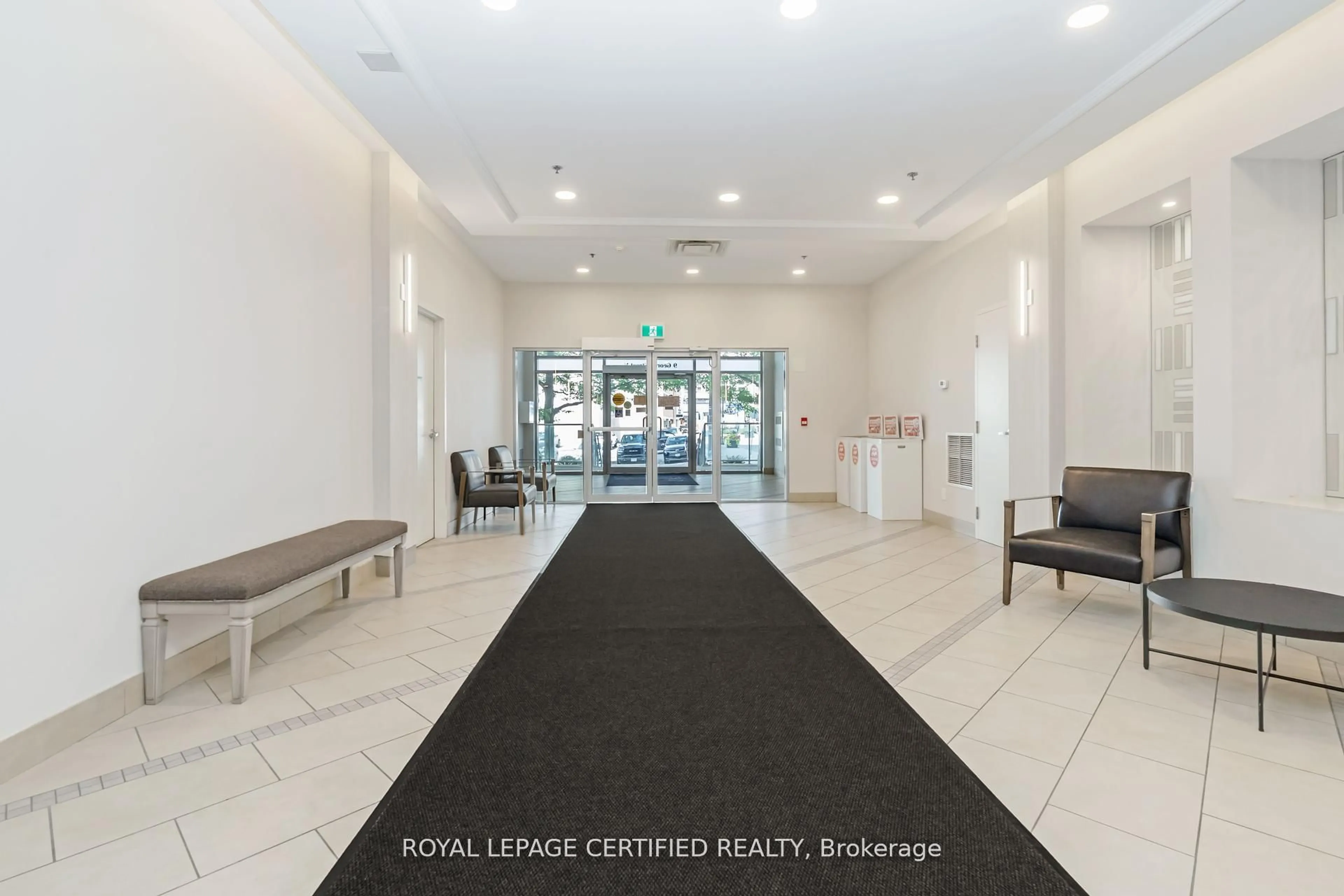 Lobby for 9 George St #813, Brampton Ontario L6X 0T6