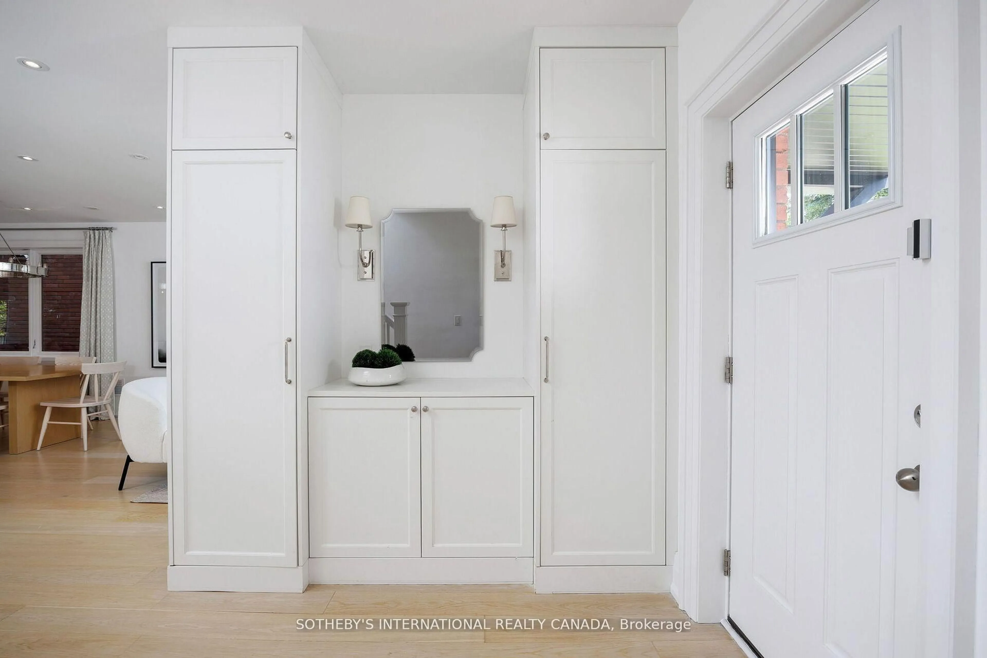 Indoor entryway for 12 Hewitt Ave, Toronto Ontario M6R 1Y3