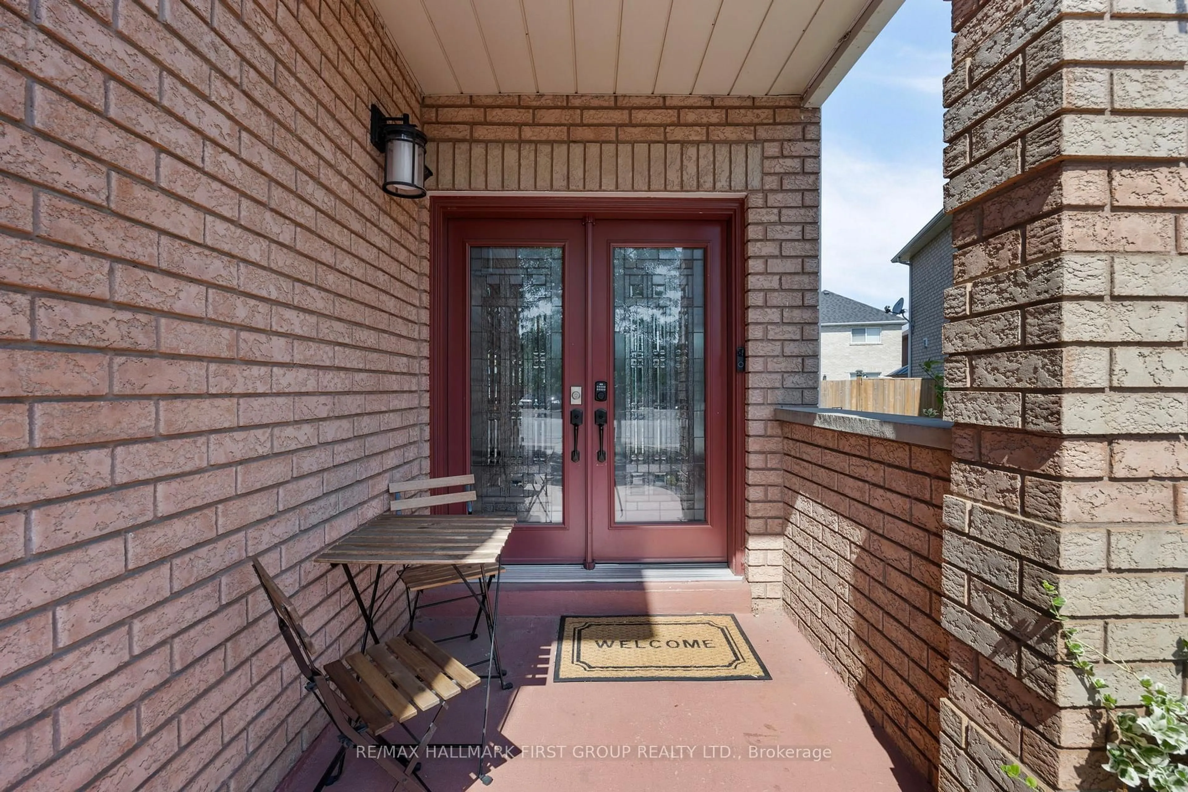Indoor entryway for 41 Silo Crt, Brampton Ontario L6X 4S5