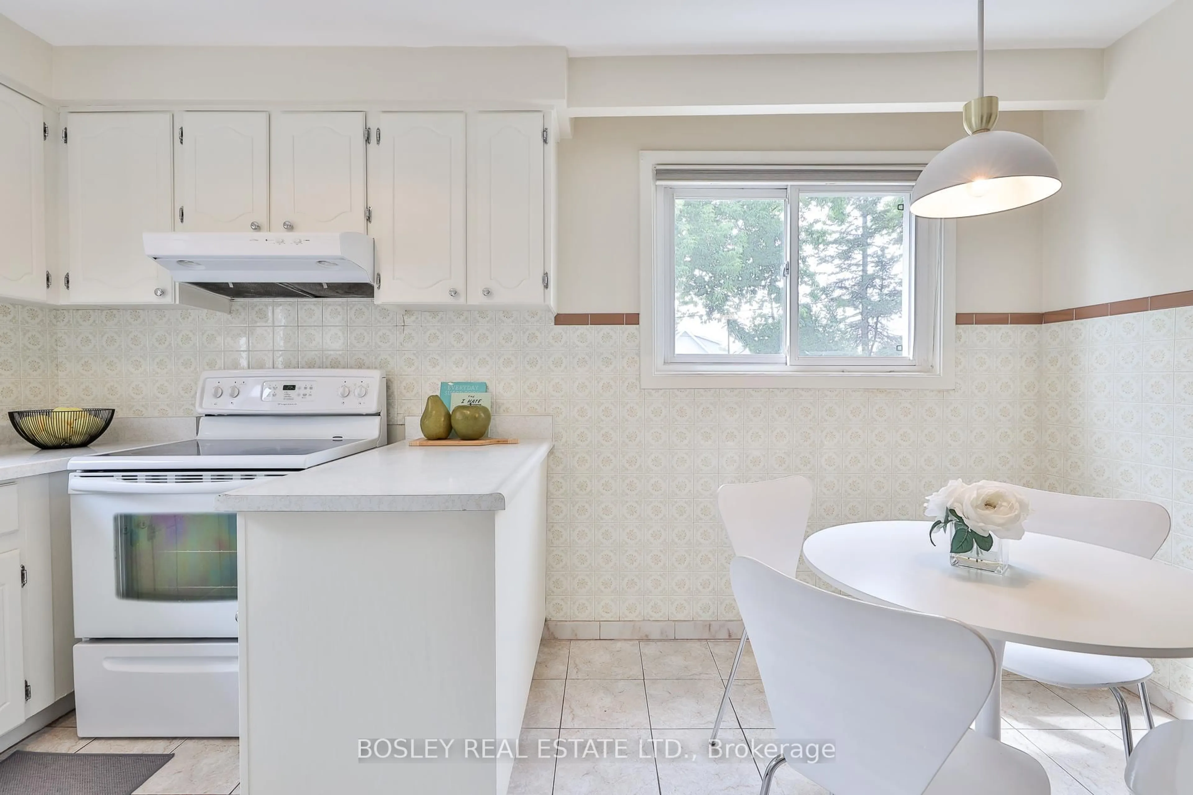 Open concept kitchen, ceramic/tile floor for 15 Cremorne Ave, Toronto Ontario M8Z 3L6