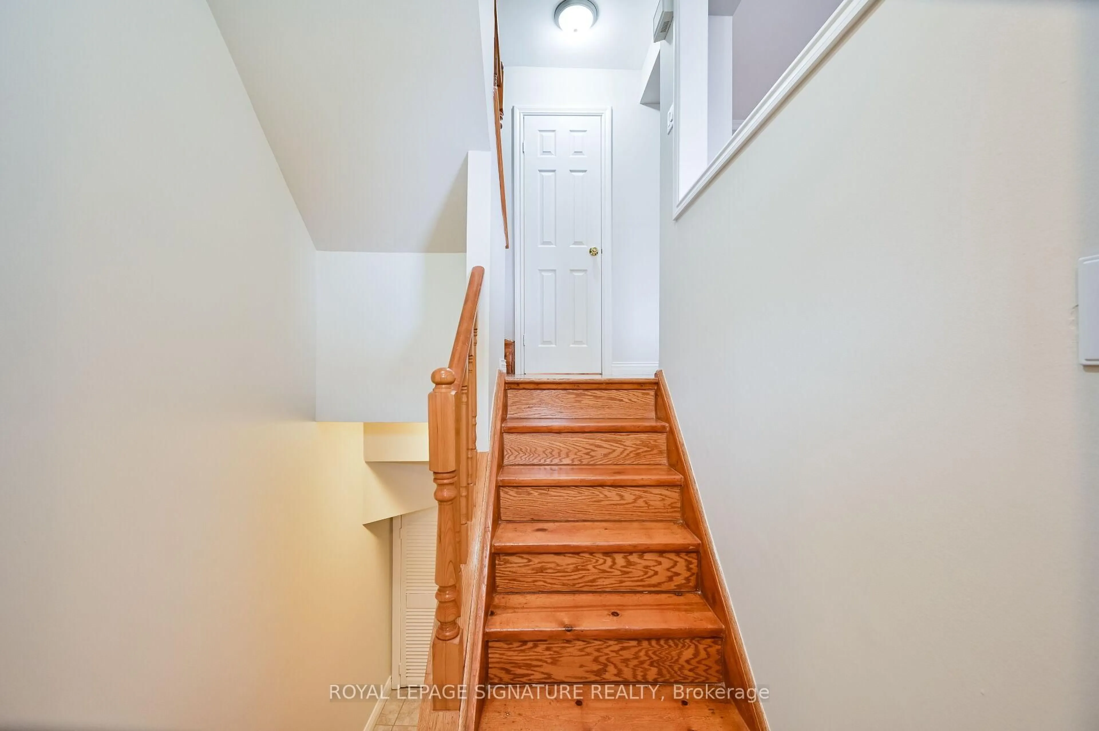 Unknown for 1221 Dundix Rd #101, Mississauga Ontario L4Y 3Y9