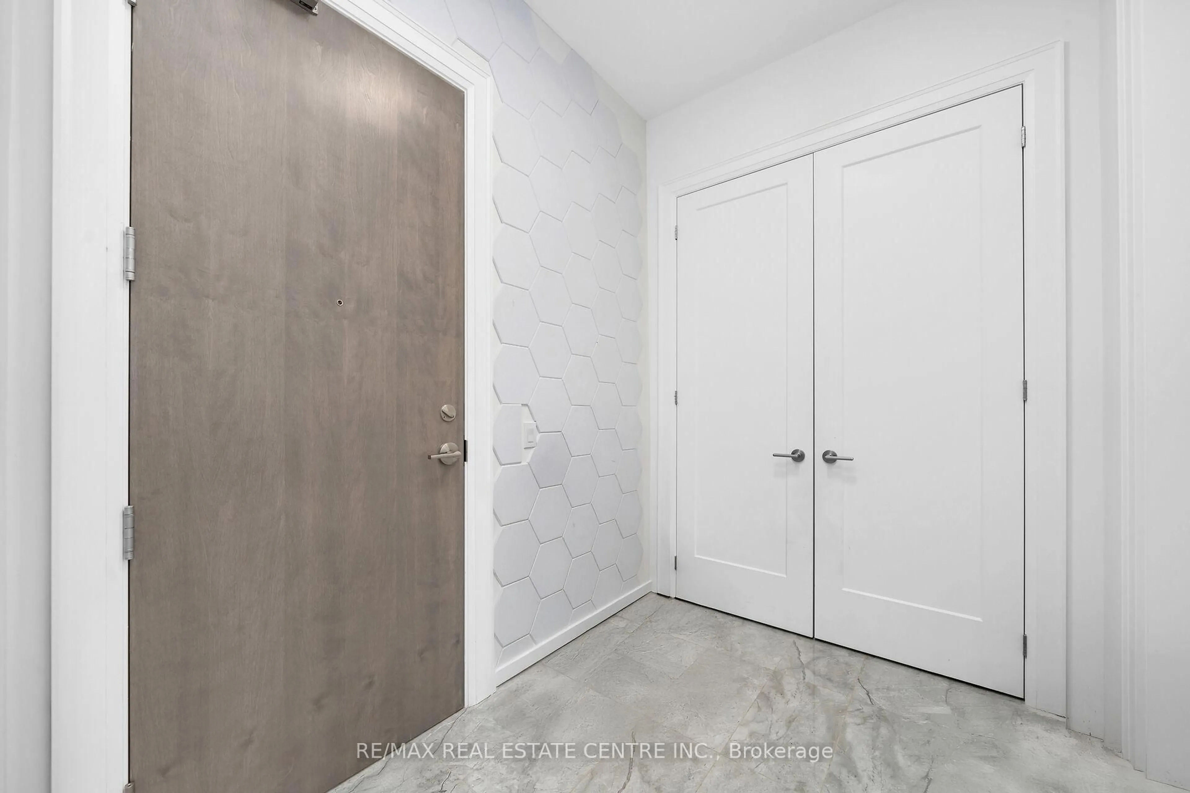 Unknown for 42 Mill St #513, Halton Hills Ontario L7G 0P9