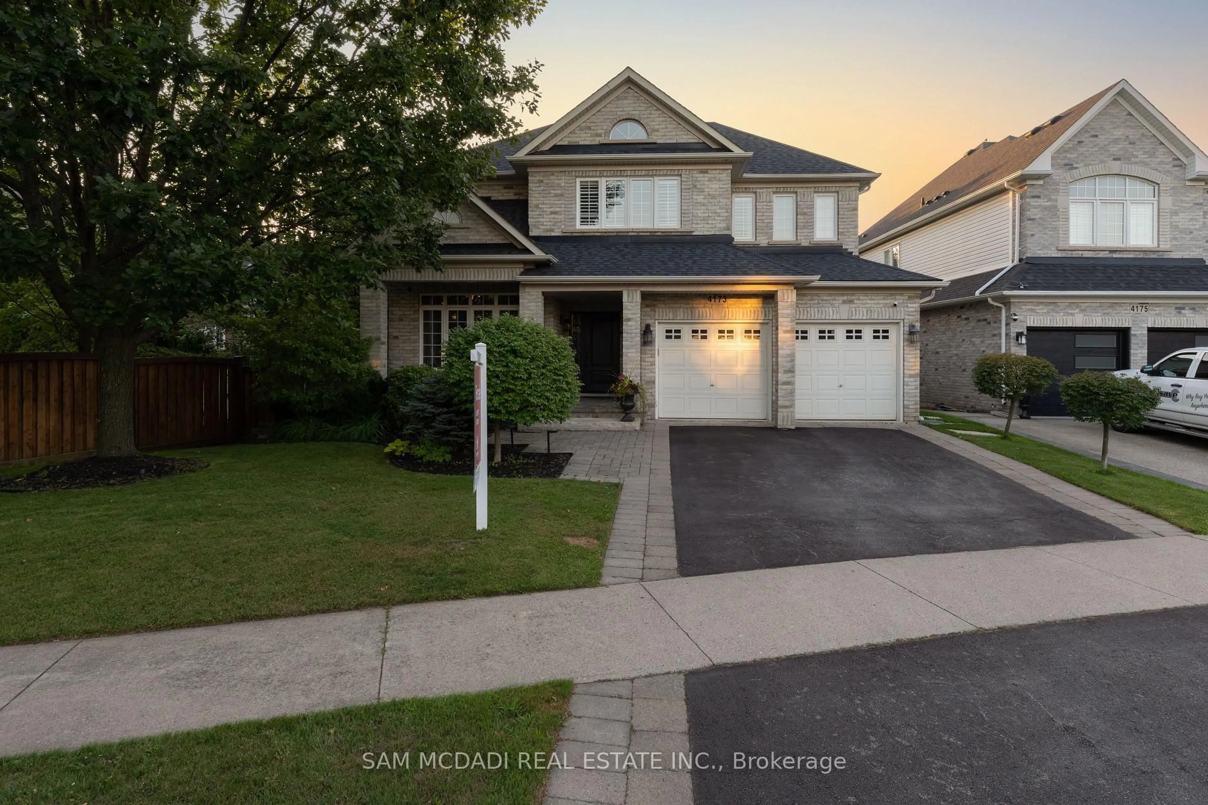Home with vinyl exterior material, street for 4173 Kane Cres, Burlington Ontario L7M 5B9