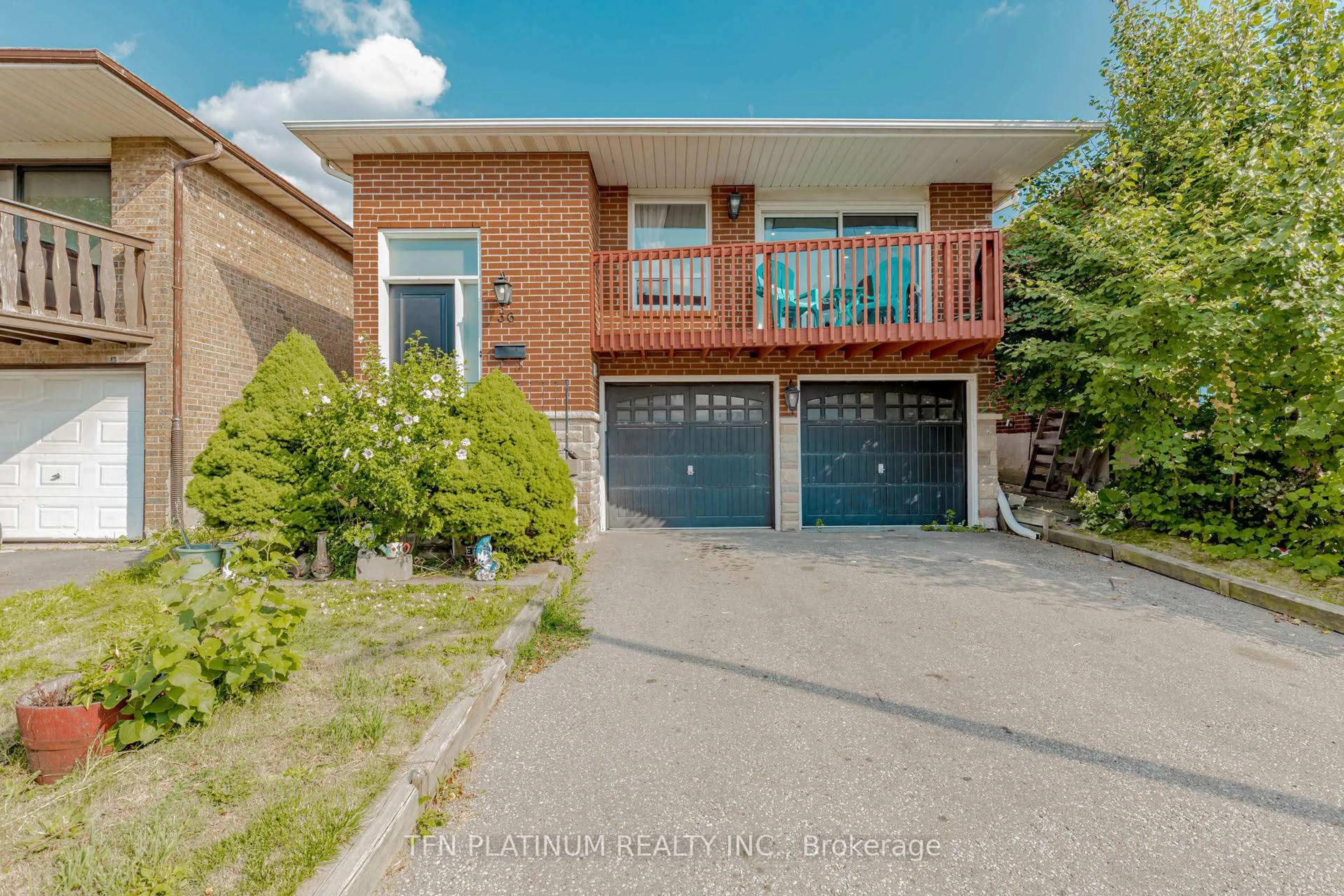 Home with brick exterior material, street for 36 Tanager Sq, Brampton Ontario L6Z 1X2
