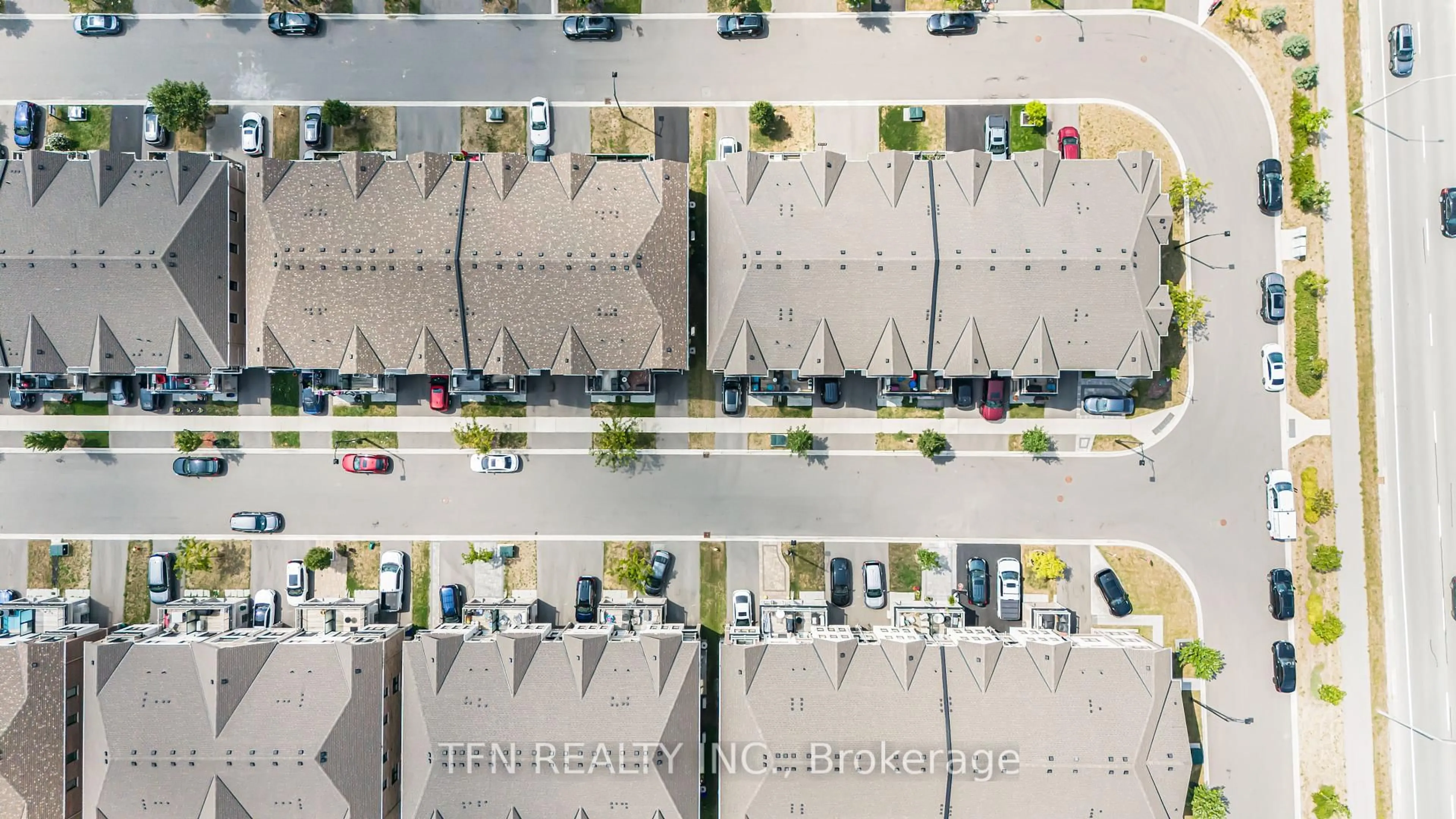 A pic from outside/outdoor area/front of a property/back of a property/a pic from drone, street for 1179 Lloyd Landing, Milton Ontario L9E 1N8