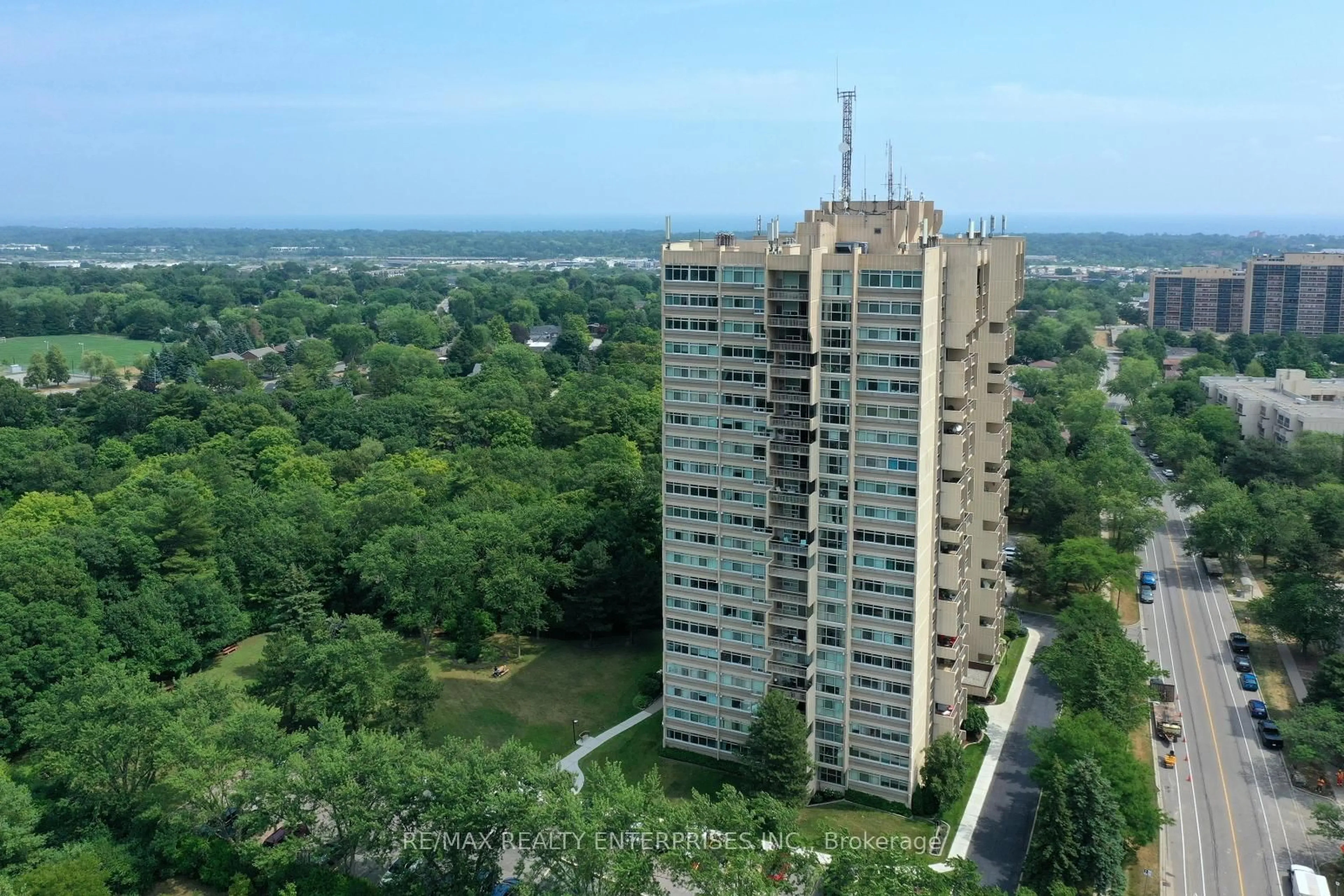 A pic from outside/outdoor area/front of a property/back of a property/a pic from drone, city buildings view from balcony for 1359 White Oaks Blvd #608, Oakville Ontario L6H 2R8