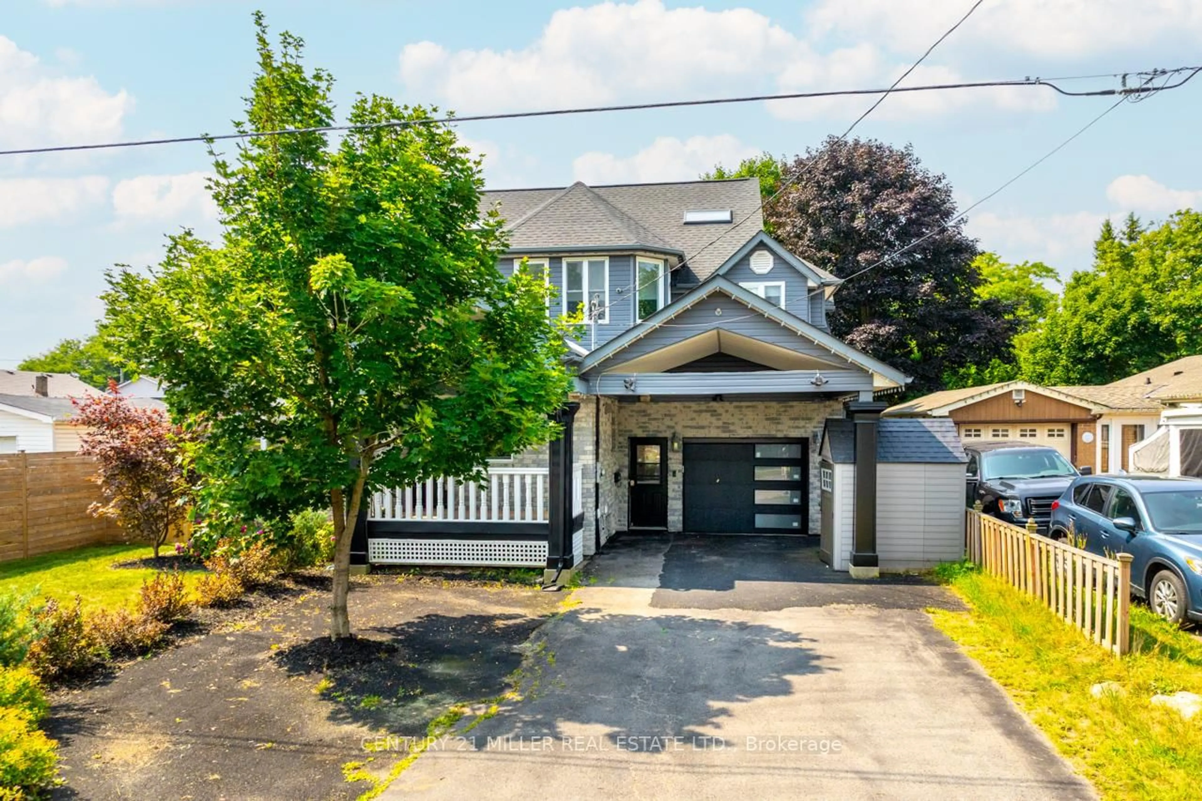 A pic from outside/outdoor area/front of a property/back of a property/a pic from drone, street for 66 Cook St, Halton Hills Ontario L7J 1Z4